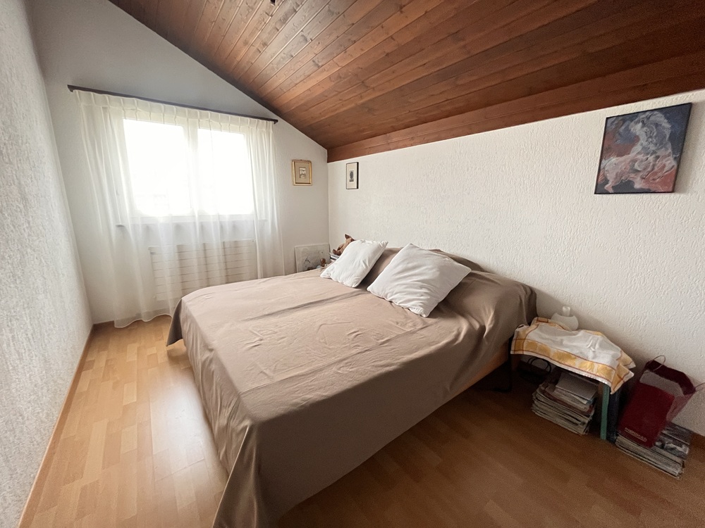 Schlafzimmer mit Dachschräge