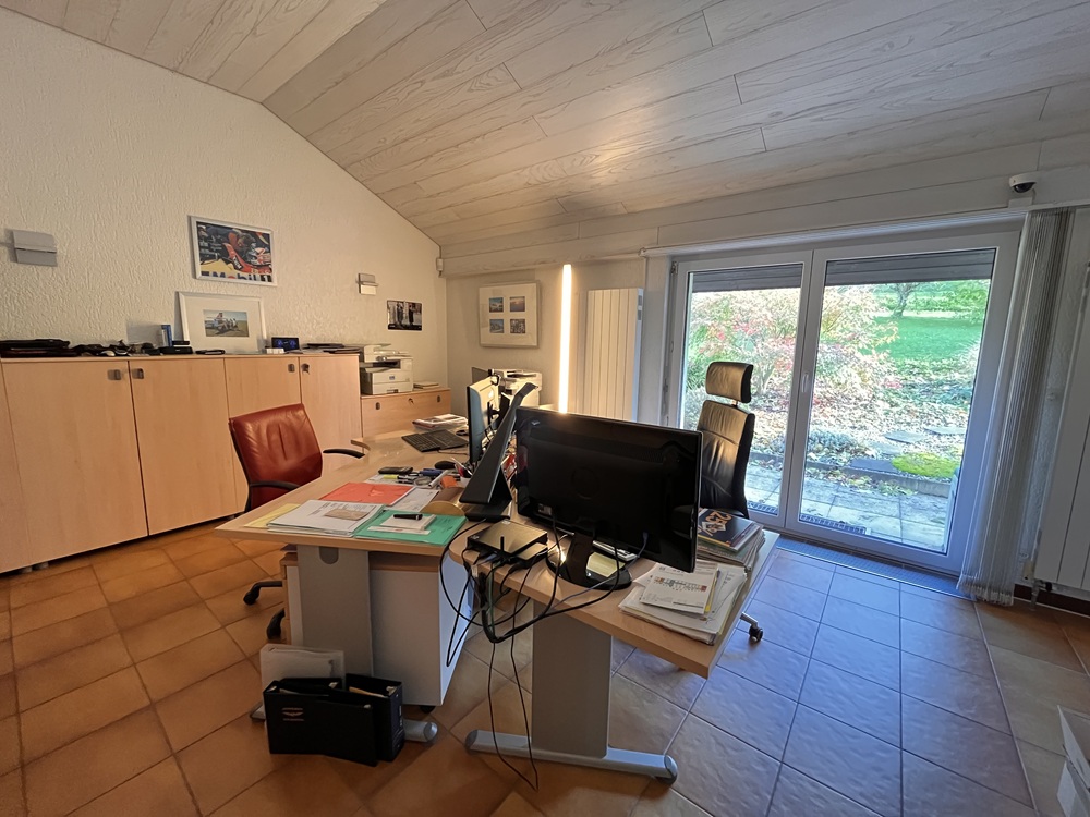 Büro mit Gartenblick