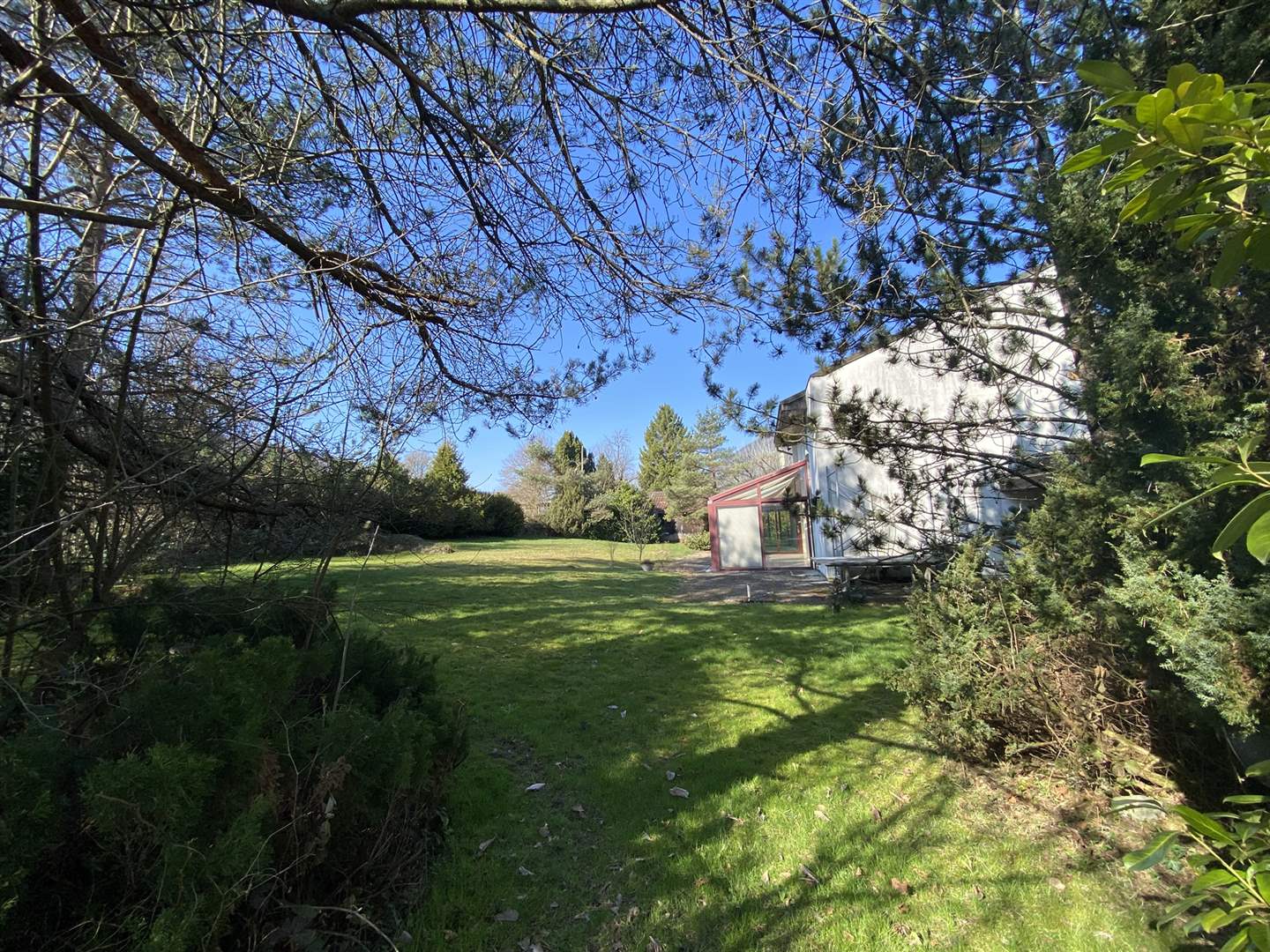 Garten mit Hausseite