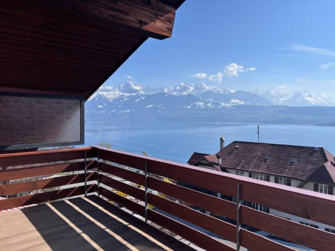 Top 4.5-Zimmer-Dachwohnung mit traumhafter Aussicht in Gunten – Gunten
