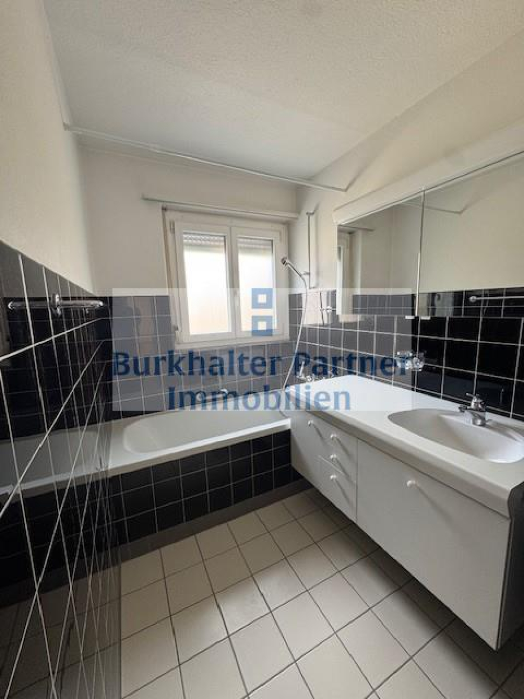 Helle und geräumige 3,5-Zimmerwohnung zu vermieten – Muri b. Bern