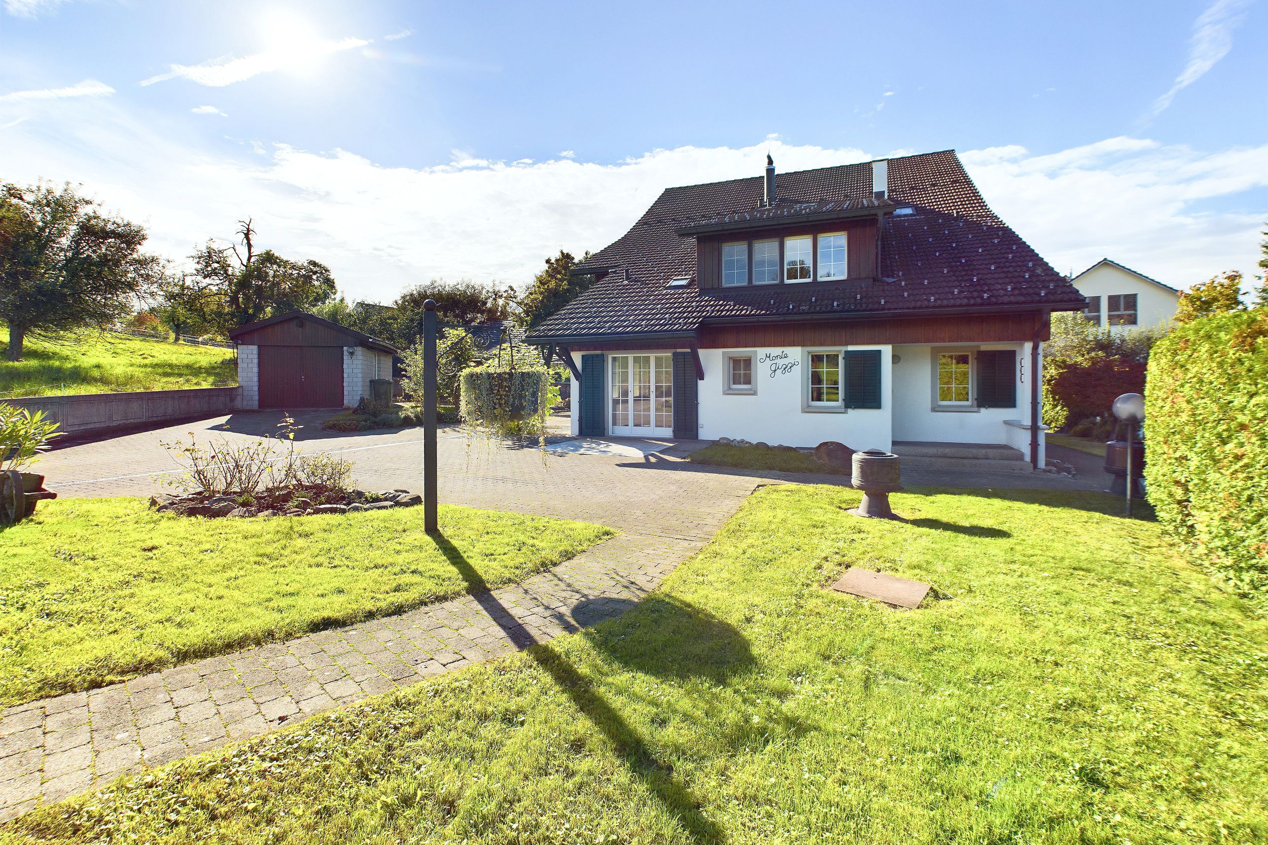 Einfamilienhaus mit Garten