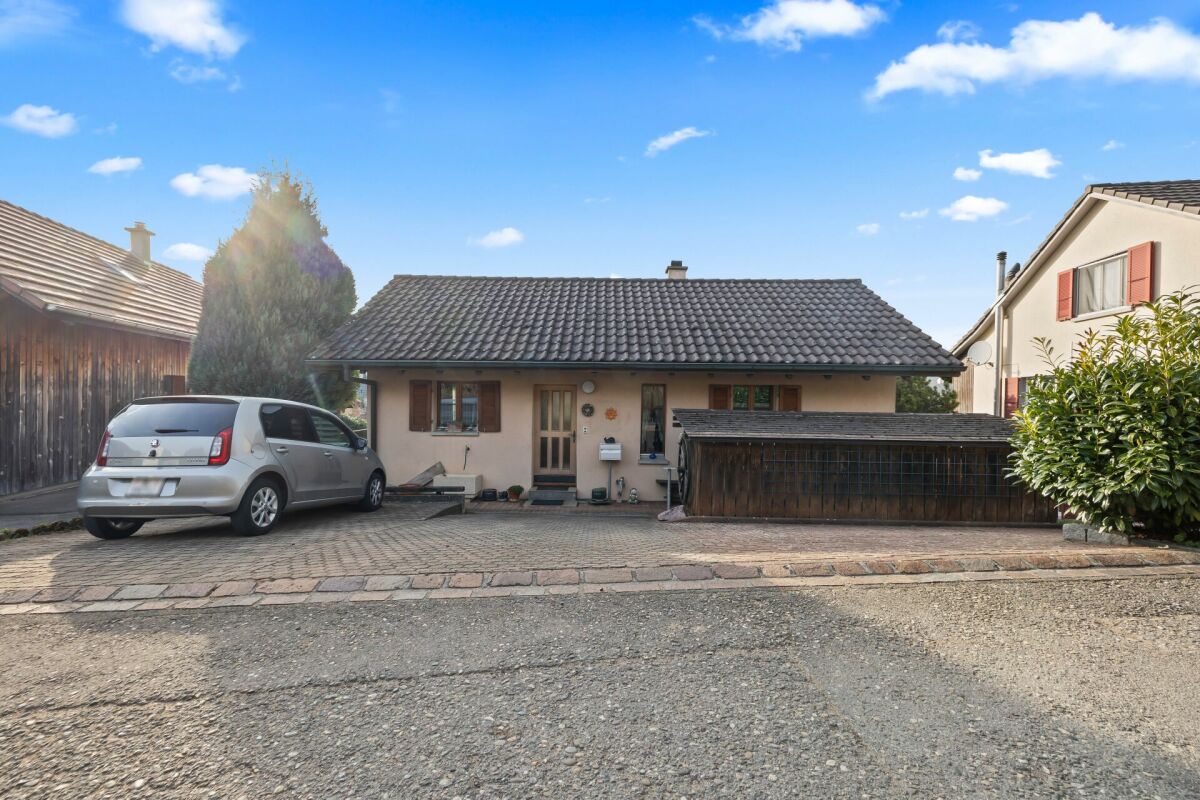 Einfamilienhaus mit Einfahrt