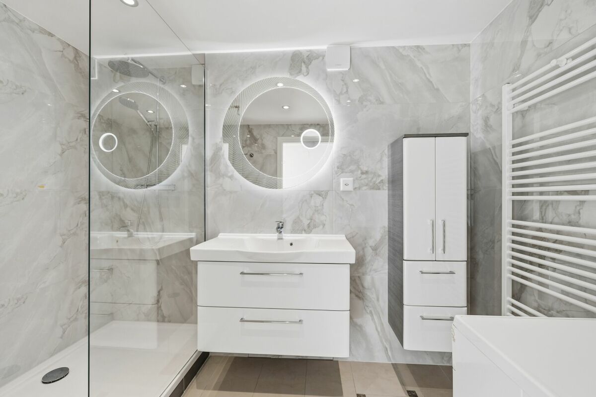 Renovierte 4.5-Zimmer-Wohnung mit grosszügigem Balkon, Lift und Garage – Zwingen