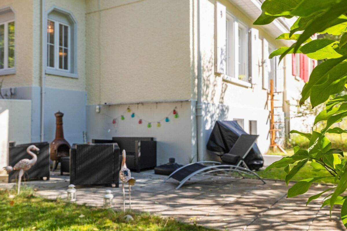 Garten- und Terrassenbereich mit Sitzgruppe