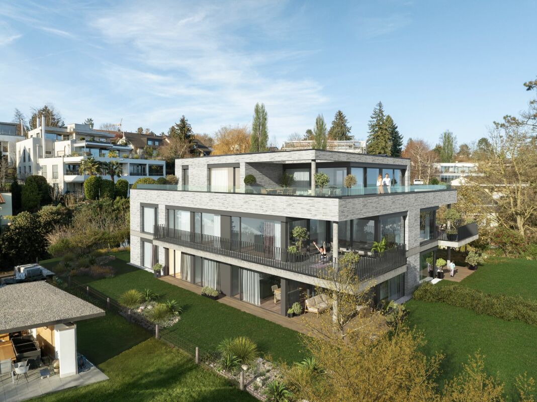 Moderne Villa mit großen Terrassen und Garten