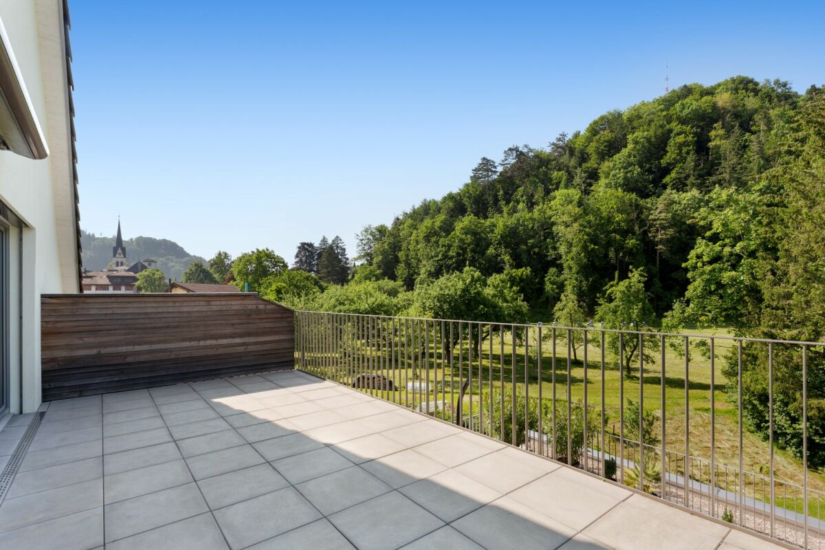 Balkon mit Ausblick ins Grüne