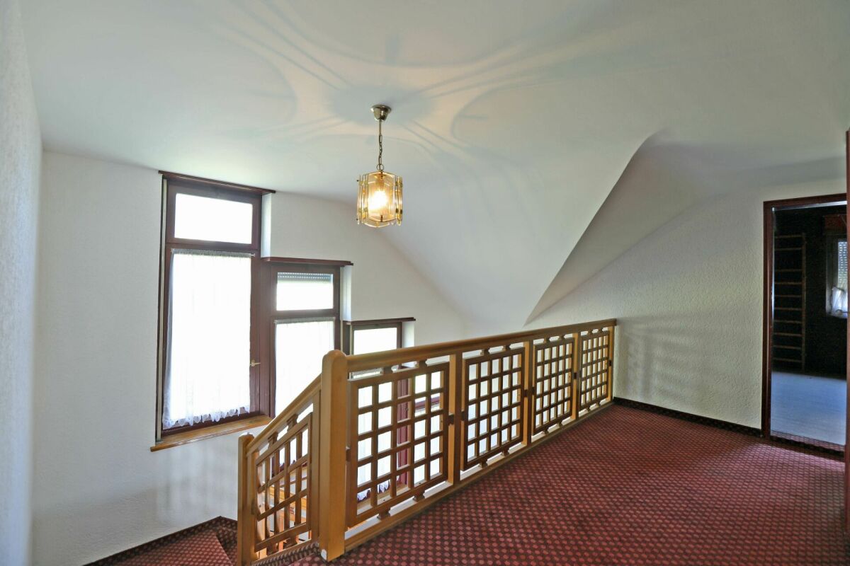 Treppenhaus im Obergeschoss mit Galerie