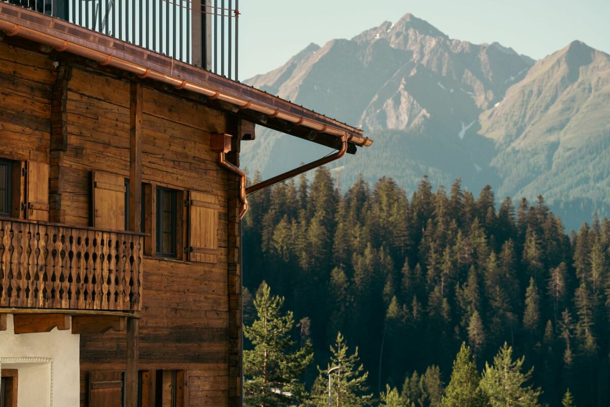 Alpenchalet mit Bergblick