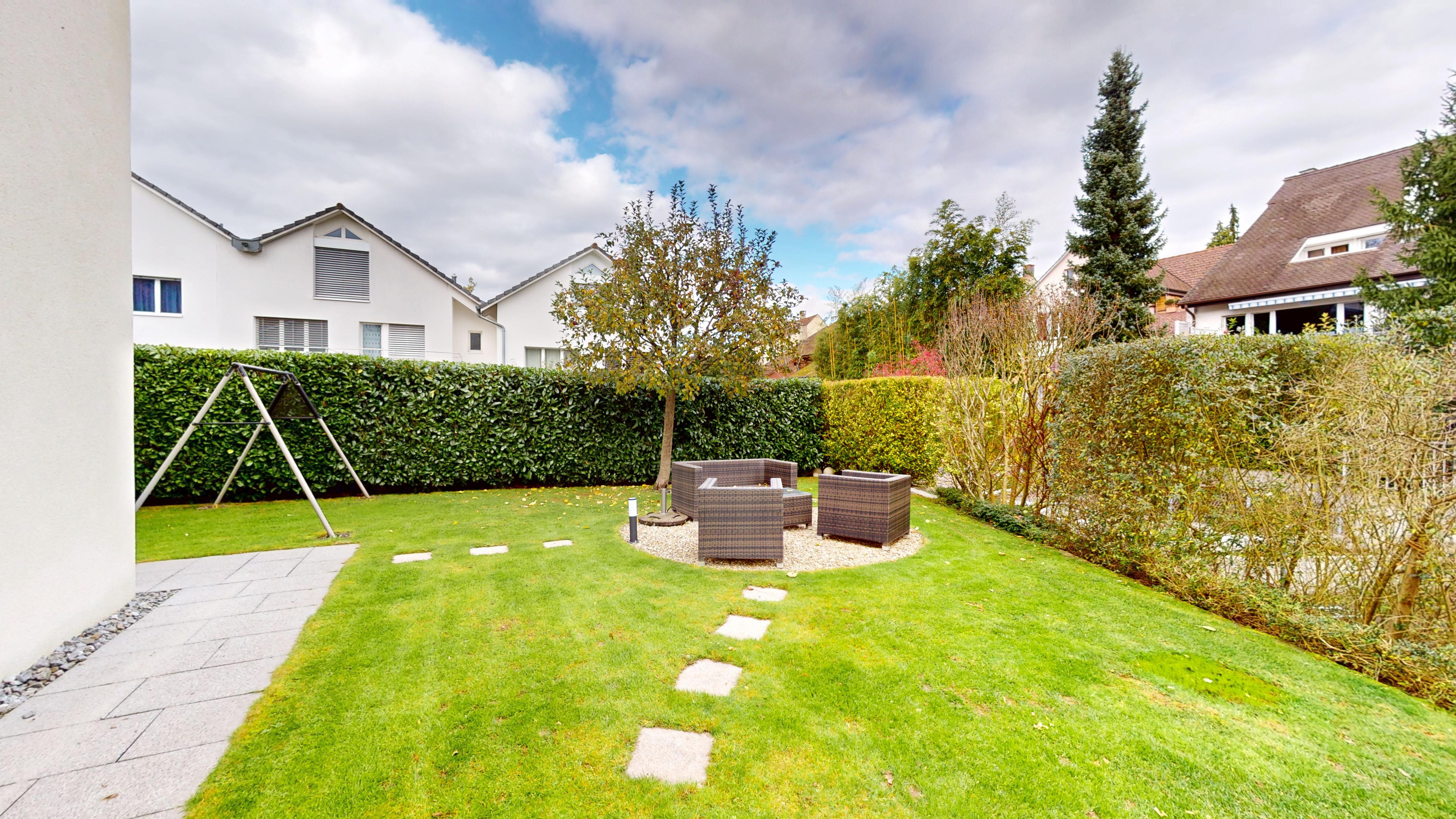 Garten mit Sitzgruppe