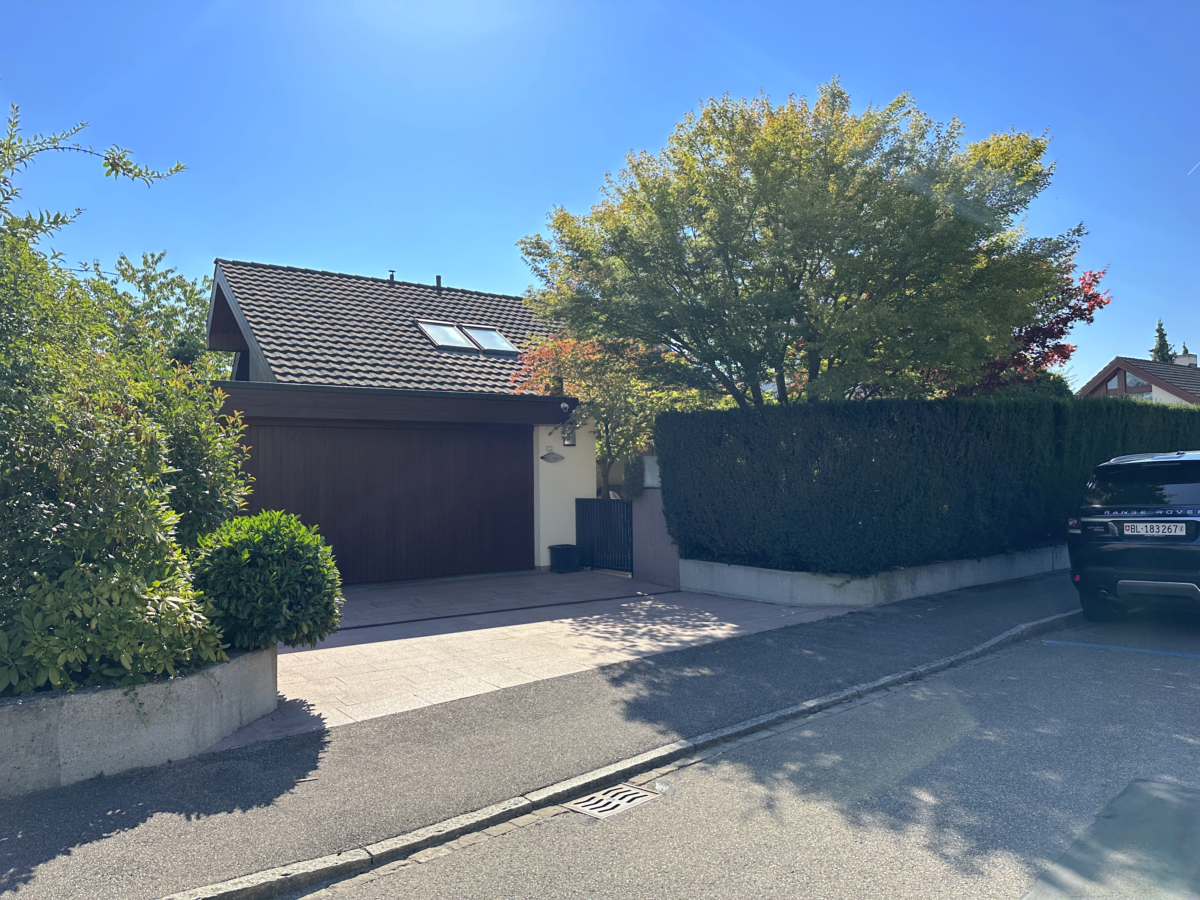 Grosszügige 6,5 Zimmer - Villa mit Wintergarten u. Indoorpool – Binningen
