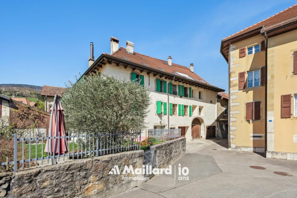 Großzügige und authentische 6,5 Zimmer im Herzen des Dorfes Bonvillars – Bonvillars