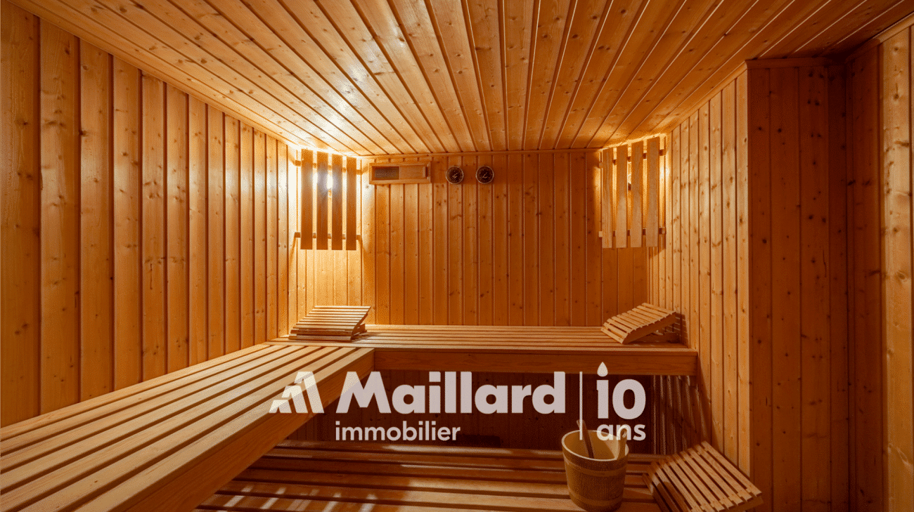 Holzverkleidete Sauna