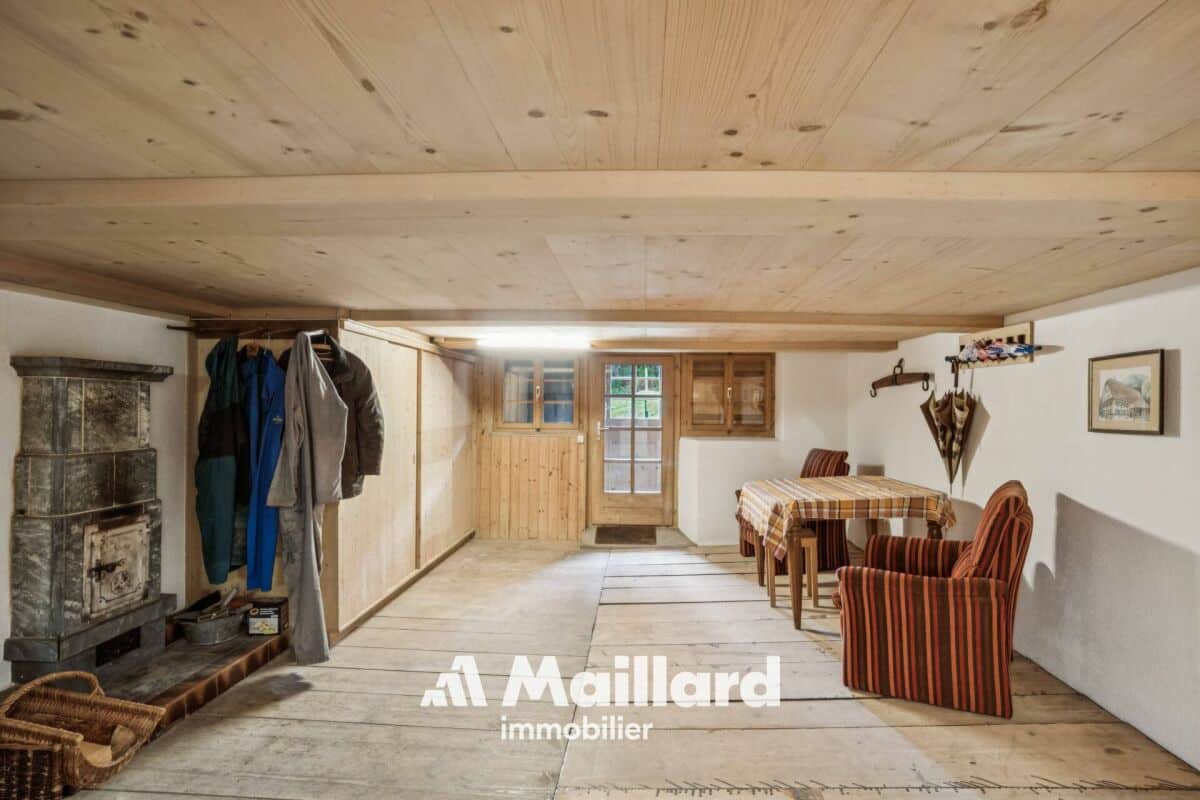 Rustikaler Innenraum mit Holzausstattung