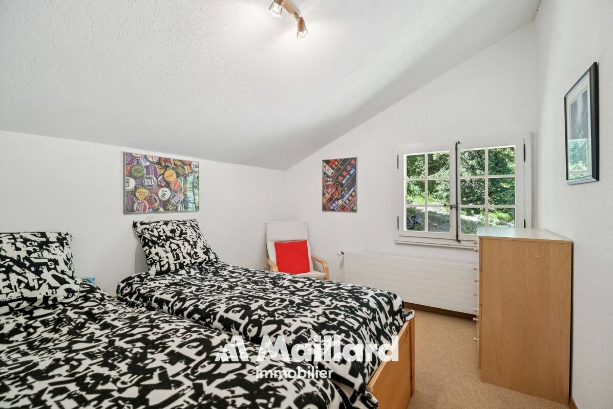 Schlafzimmer mit zwei Einzelbetten