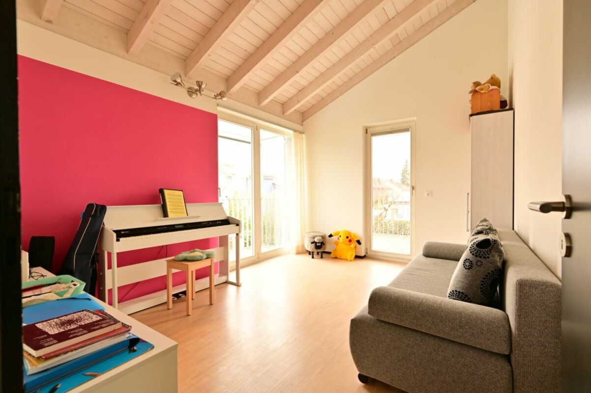 Modernes 7.5-Zimmer-Einfamilienhaus mit Pool und Sauna – Bottighofen