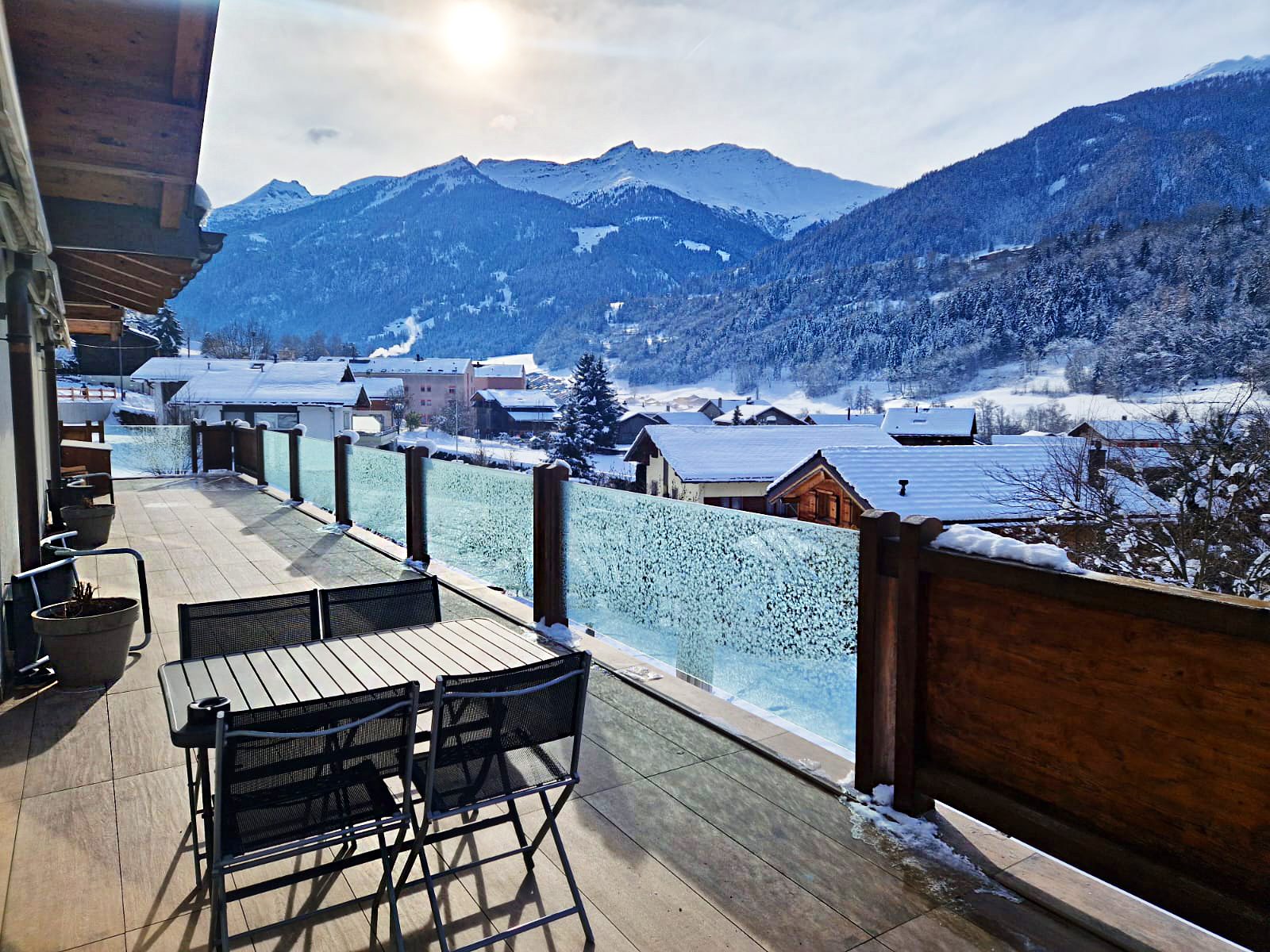 Balkon mit Bergblick