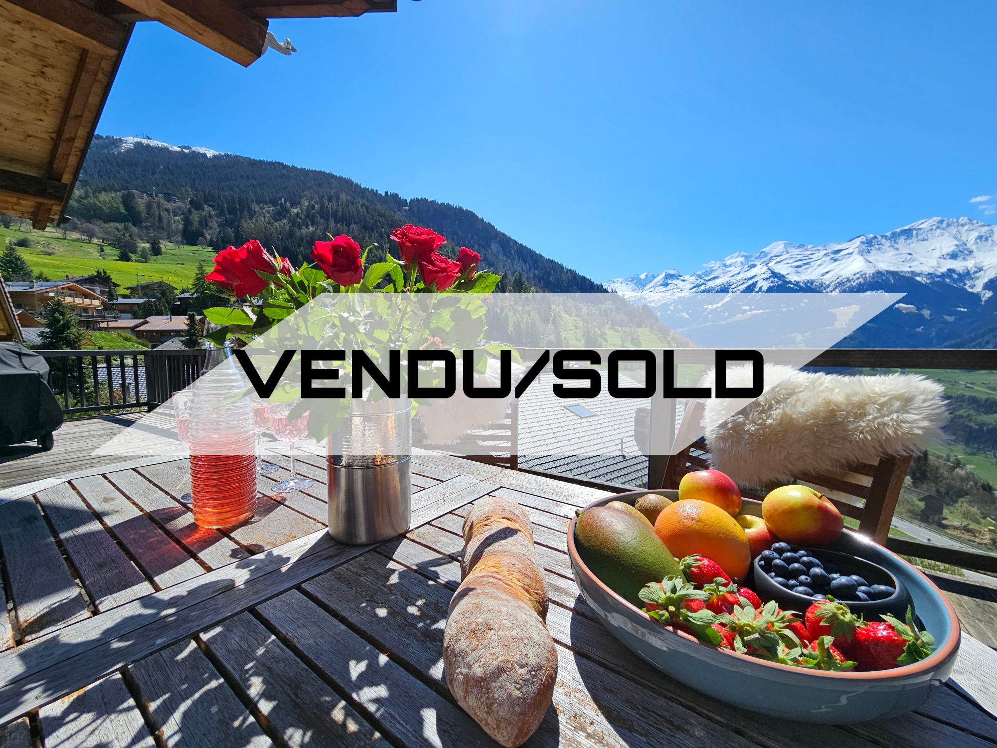 Alpen-Terrasse mit Bergblick