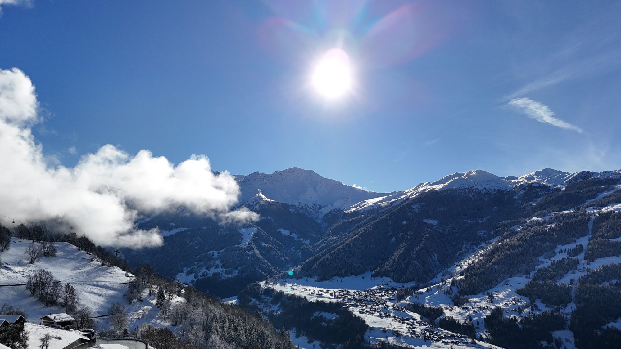 Bergpanorama im Schnee