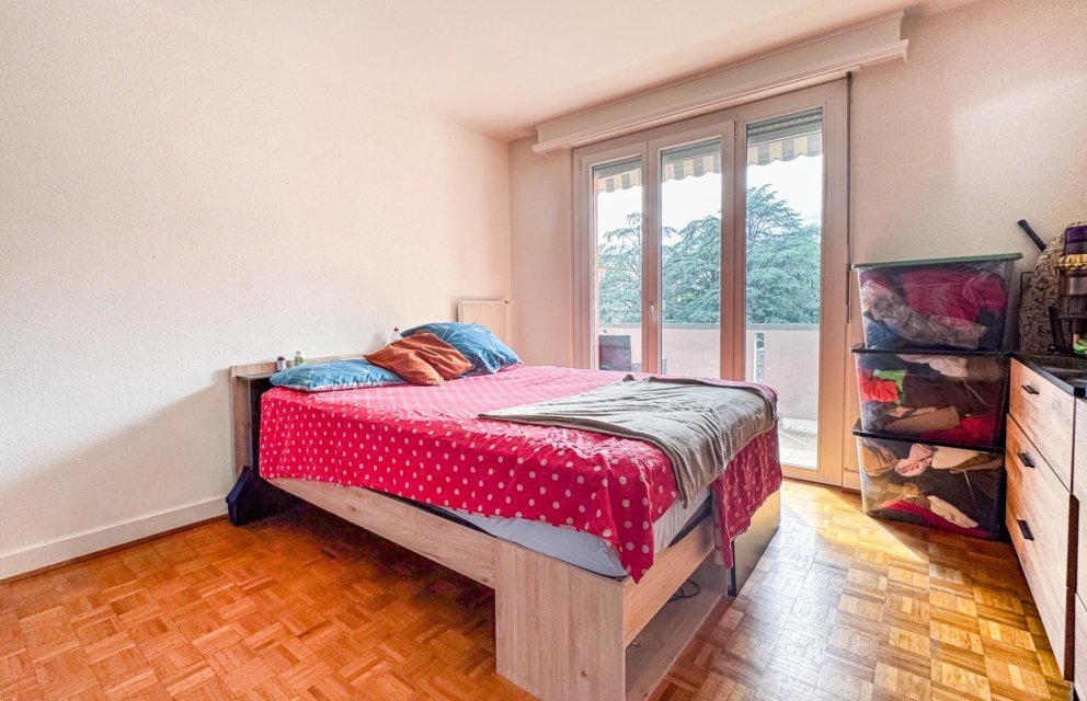 Schlafzimmer mit Balkonzugang