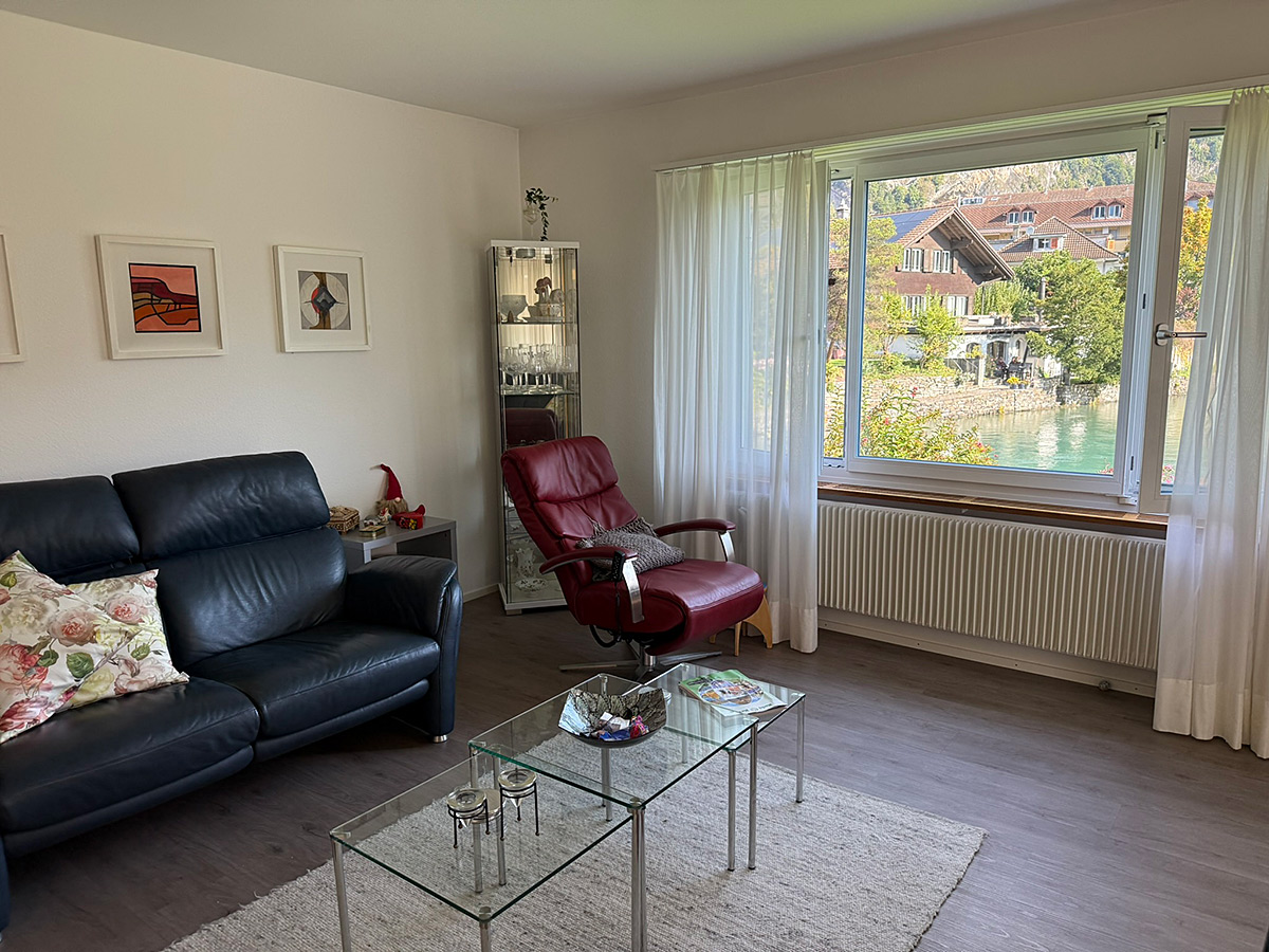 Wohnzimmer mit Seeblick
