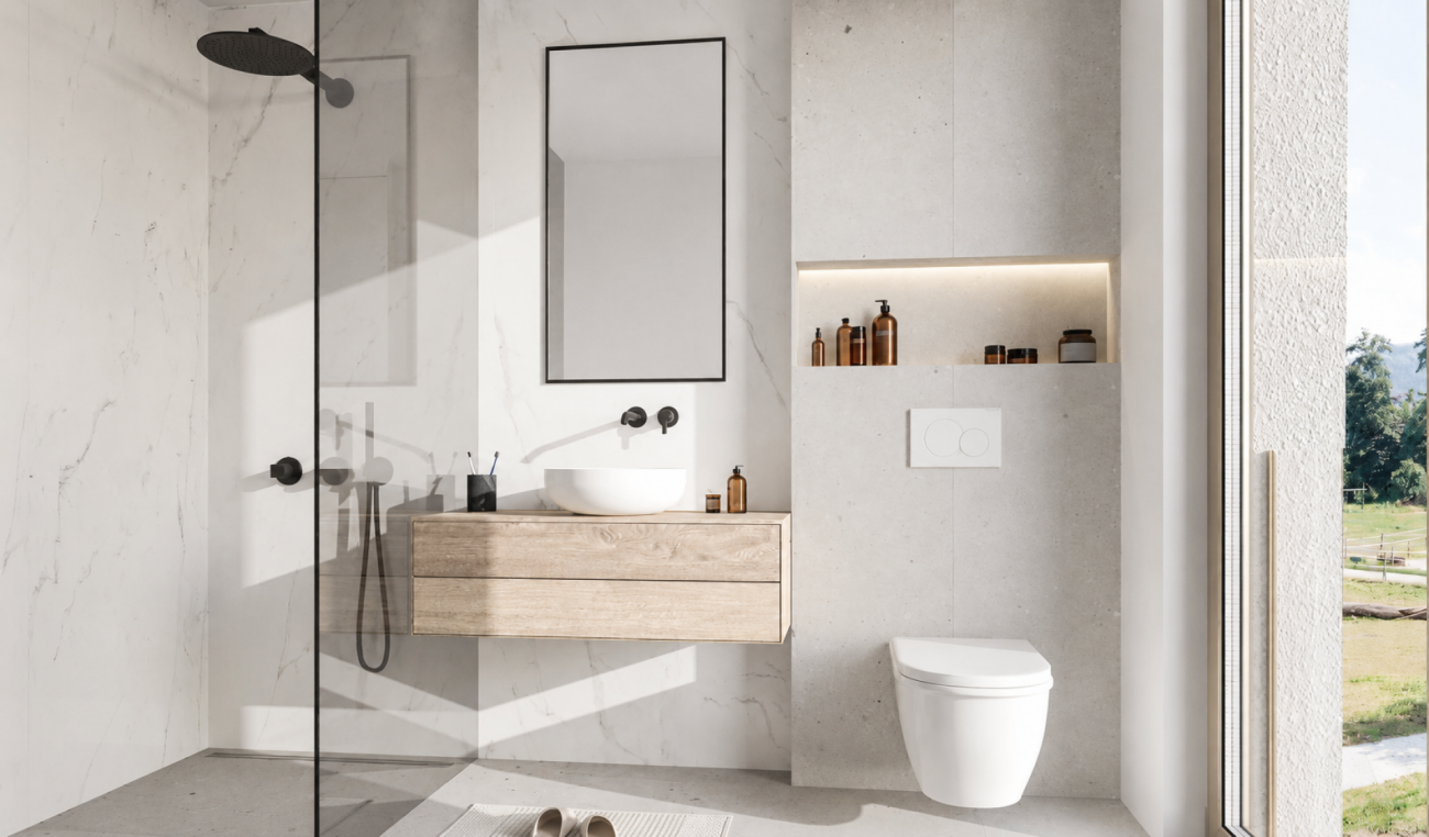 Modernes Badezimmer mit Natursteinoptik und Glasdusche