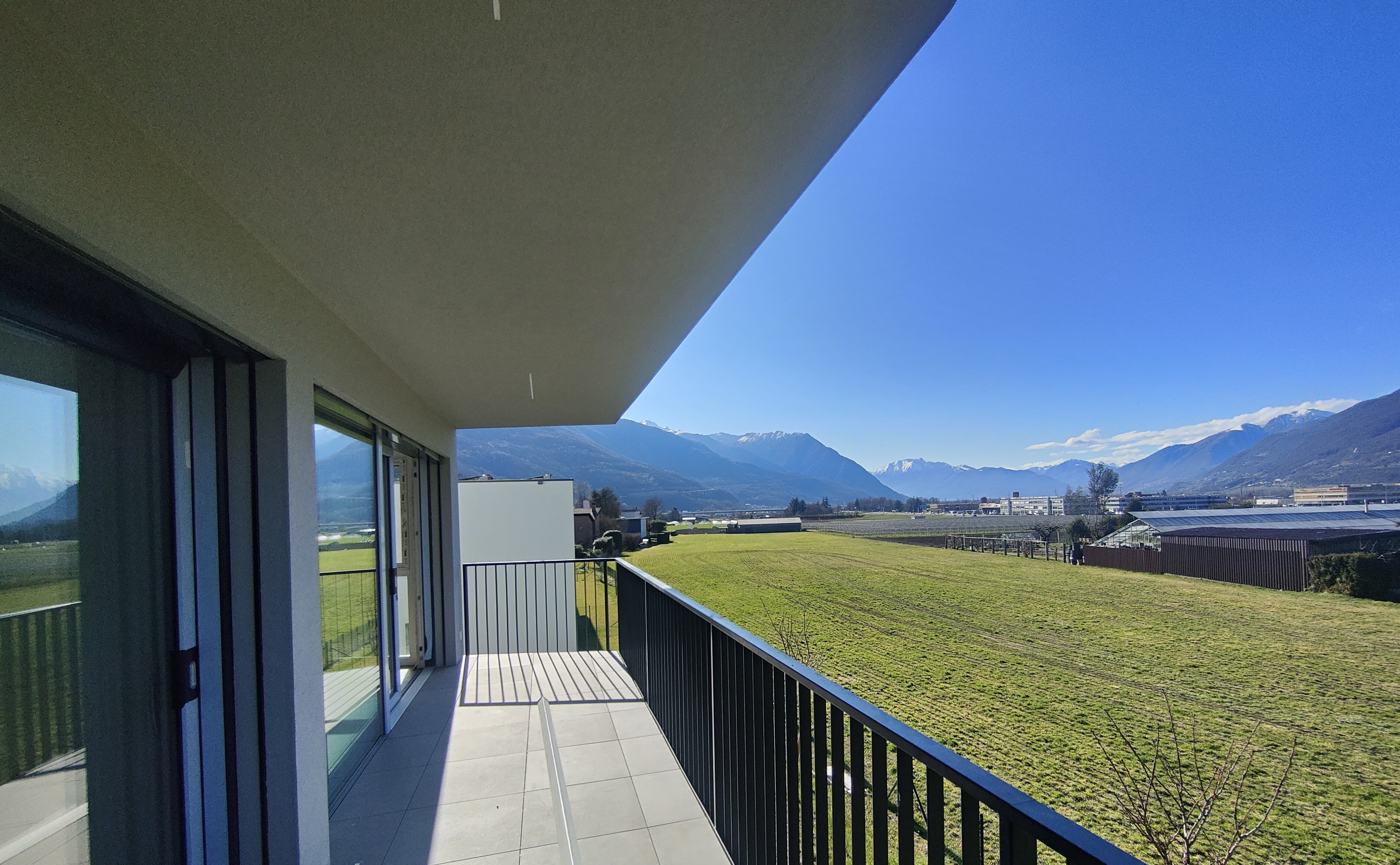 Balkon mit Bergblick