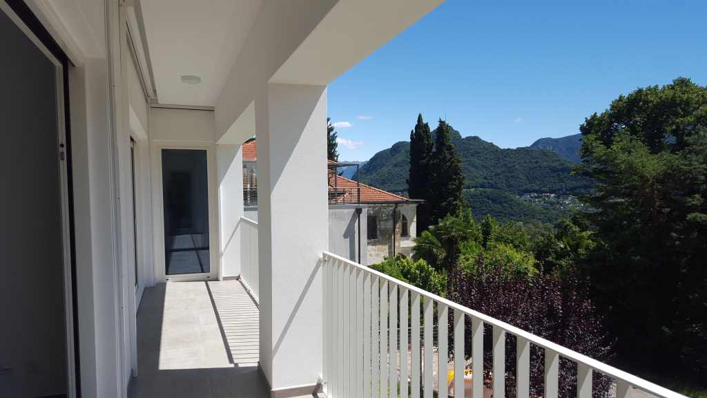 Balkon mit Bergblick