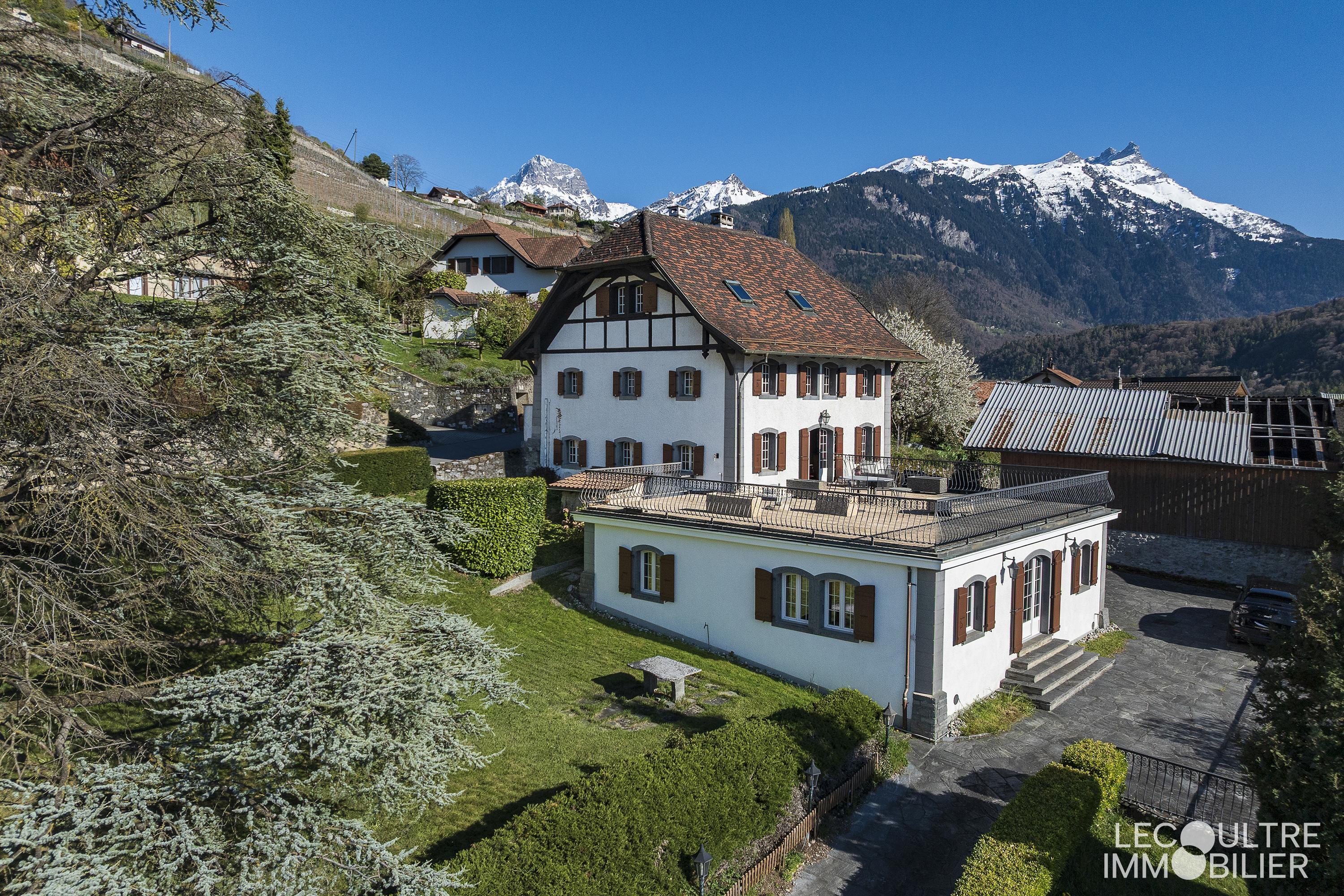Alpines Anwesen mit Bergpanorama