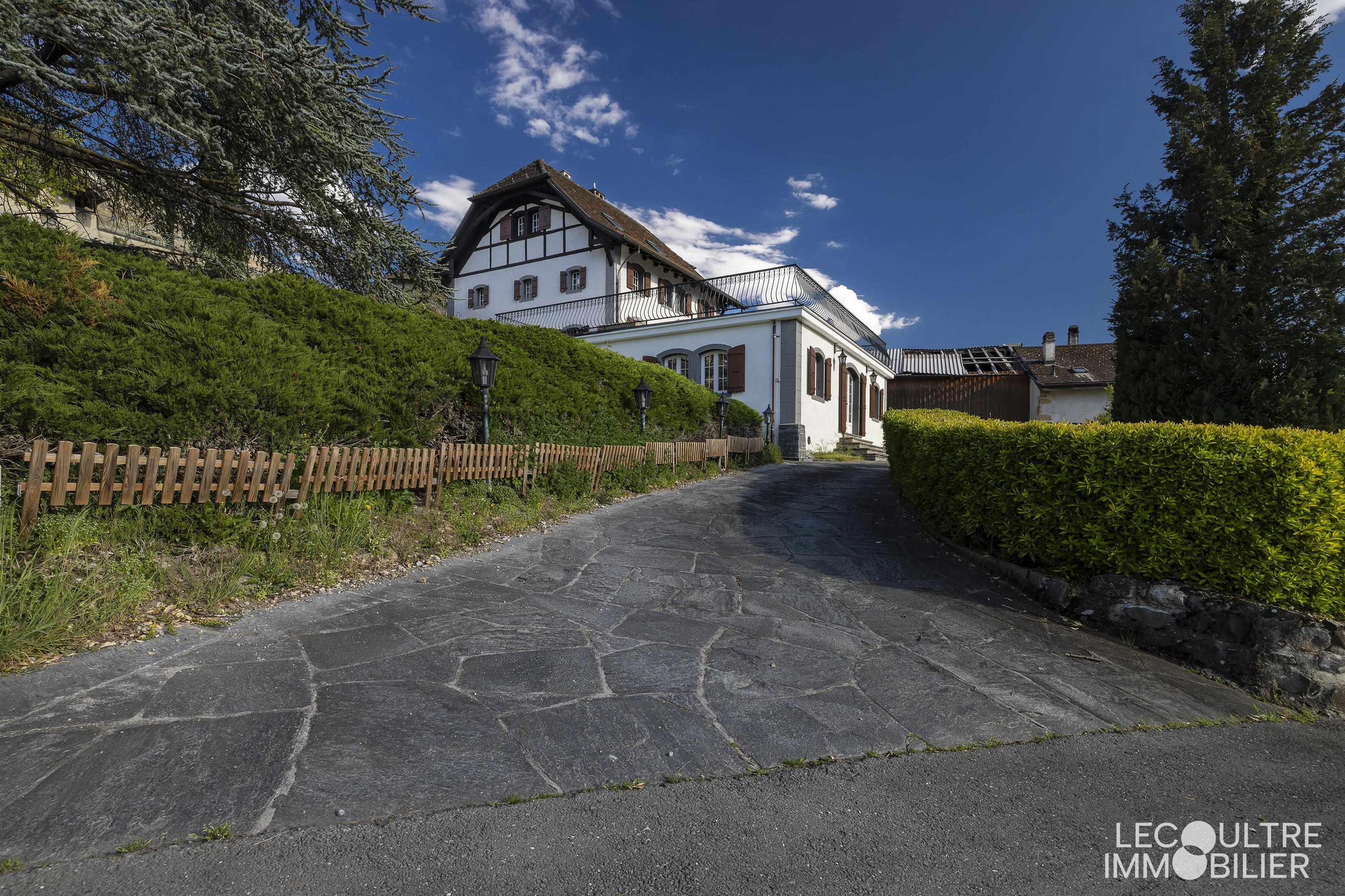 Historisches Landhaus mit Zufahrt