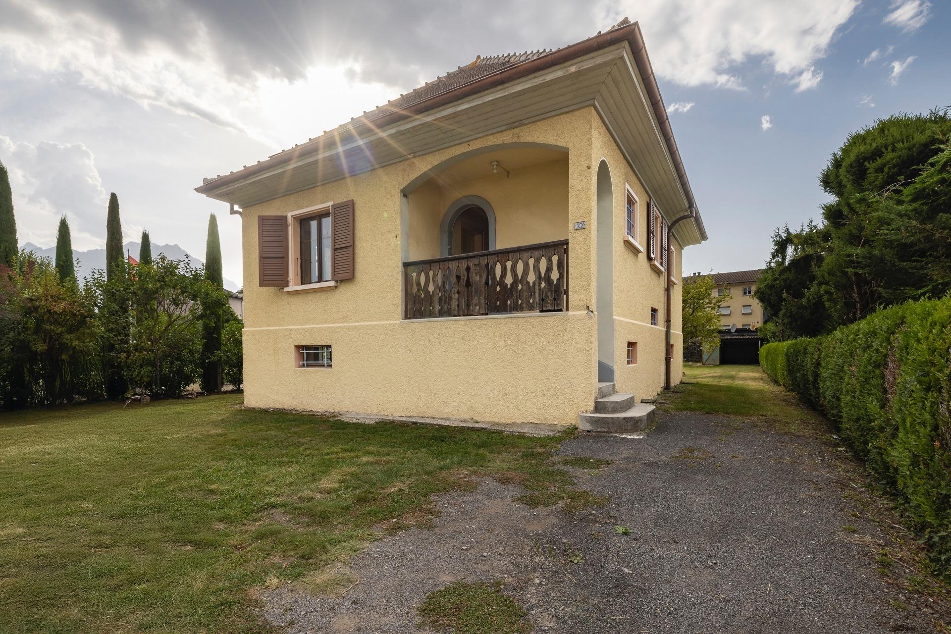 Freistehendes Einfamilienhaus mit Garten