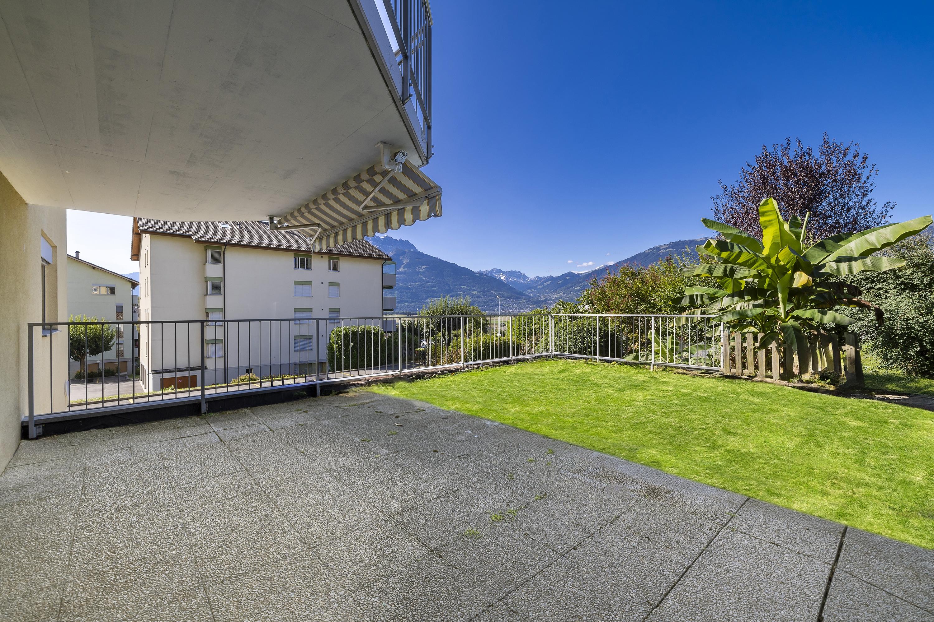 Balkon mit Bergblick