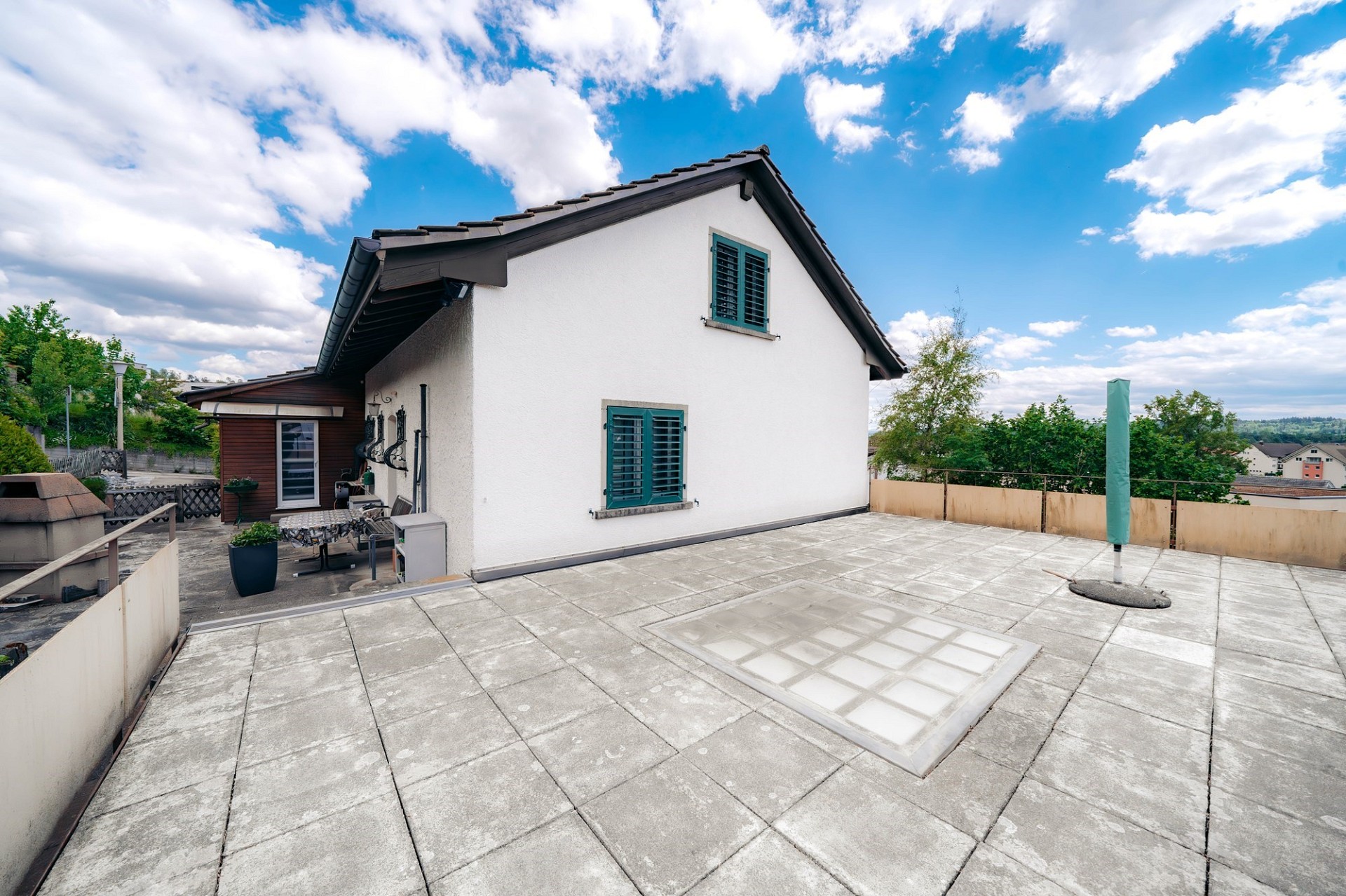 Terrasse mit Hausansicht