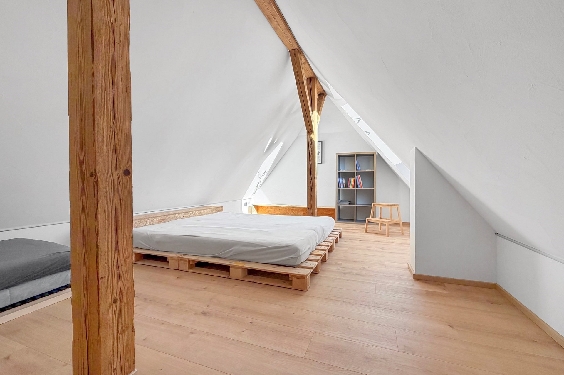 Dachzimmer mit Schlafbereich