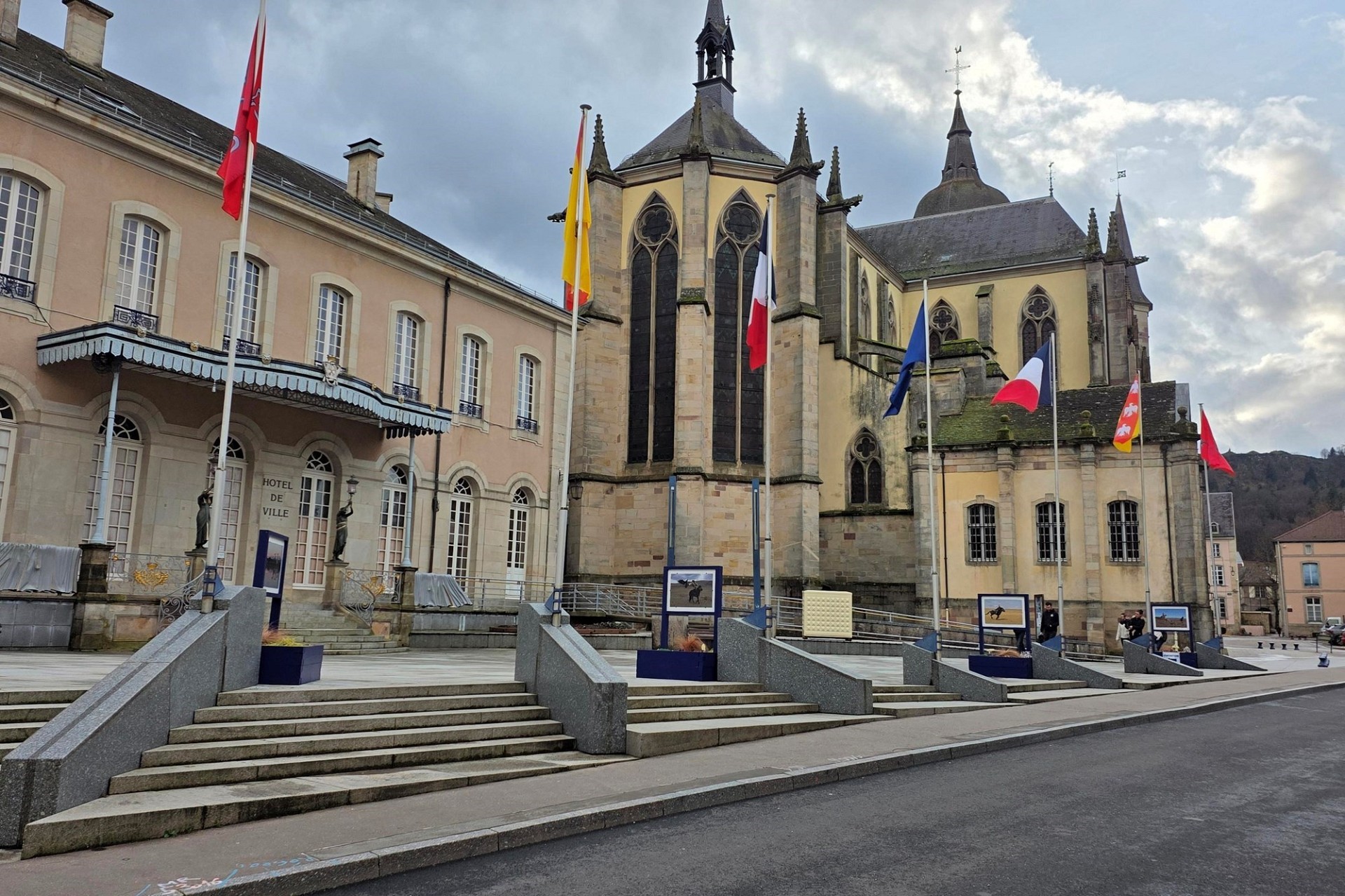 Historisches Rathaus- und Kirchenensemble