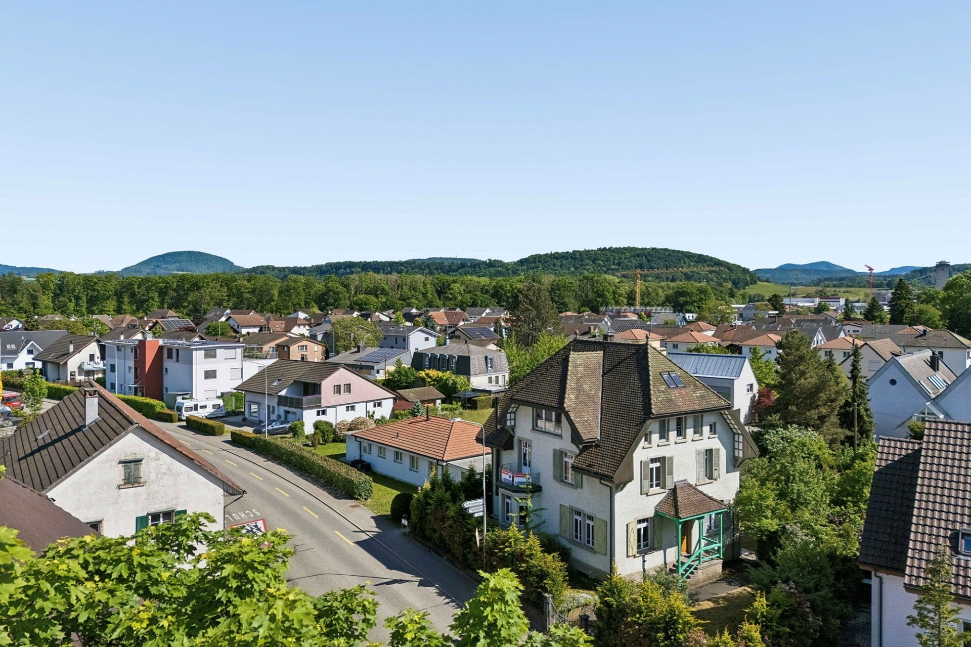 Dorf- und Landschaftsblick