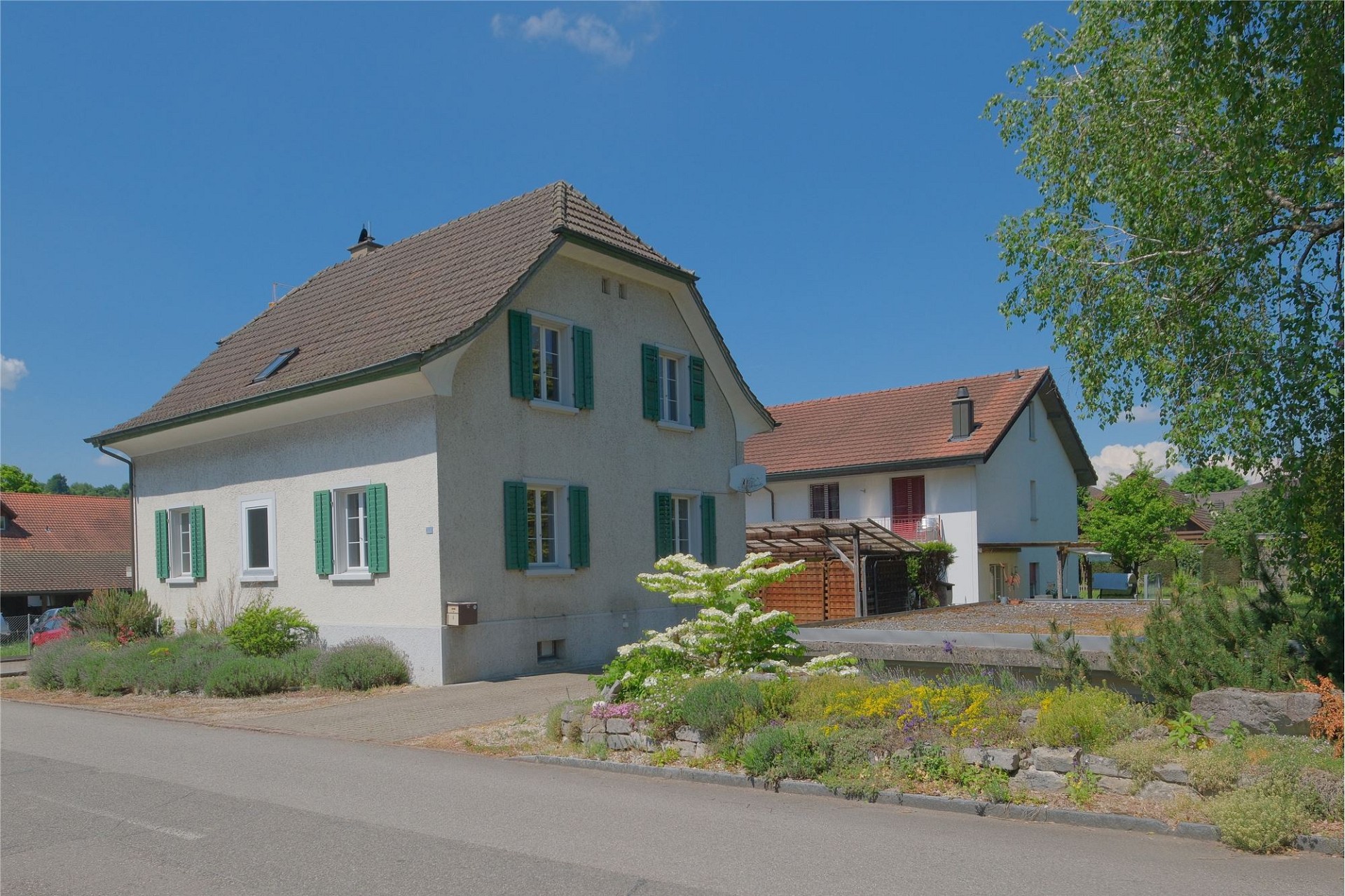 Freistehendes 4.5 Zimmer-Haus mit vielseitigem Nebengebäude – Hausen bei Brugg