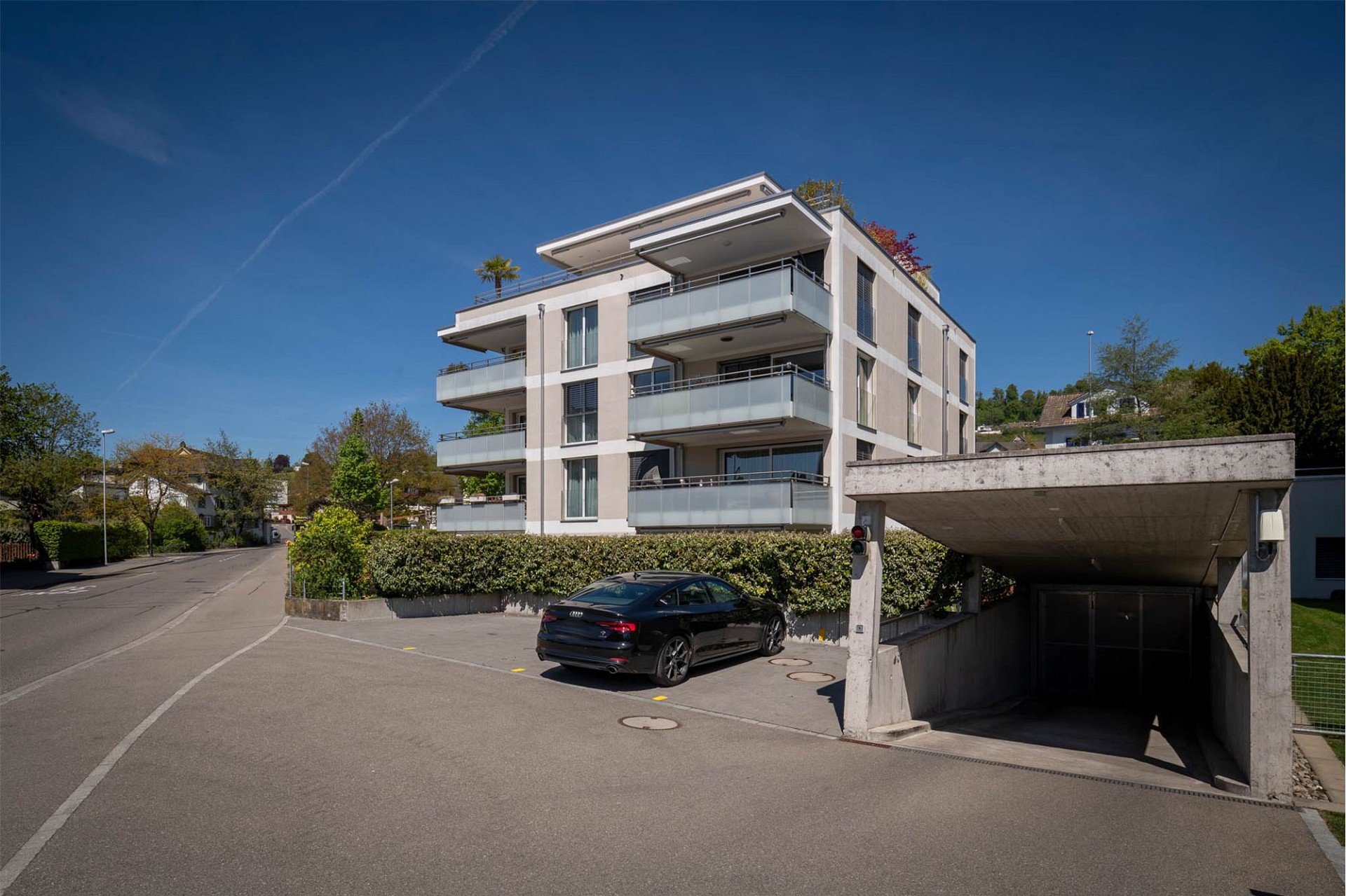 Modernes Mehrfamilienhaus mit Tiefgarage