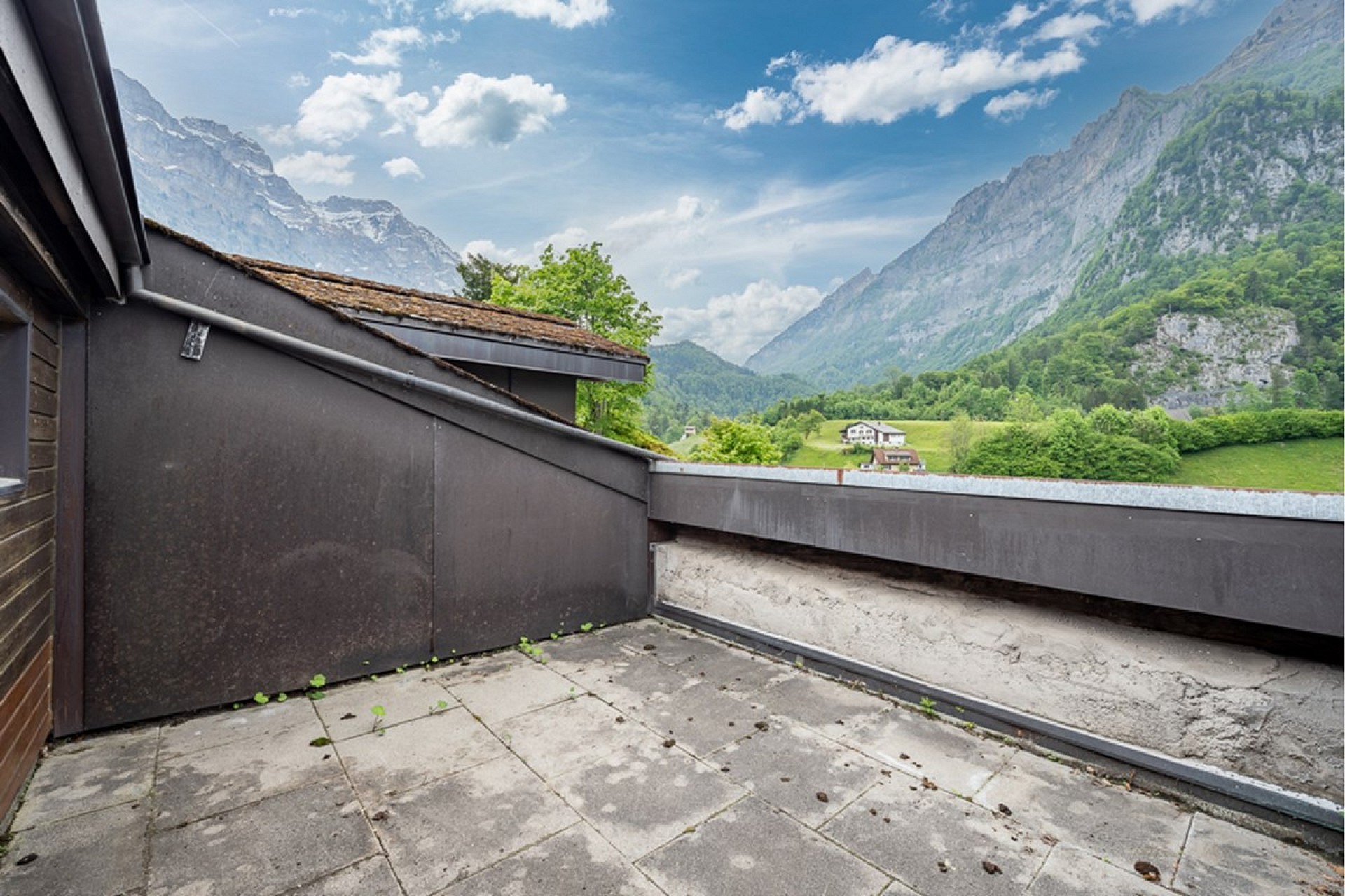 Balkon oder Terrasse mit Bergblick