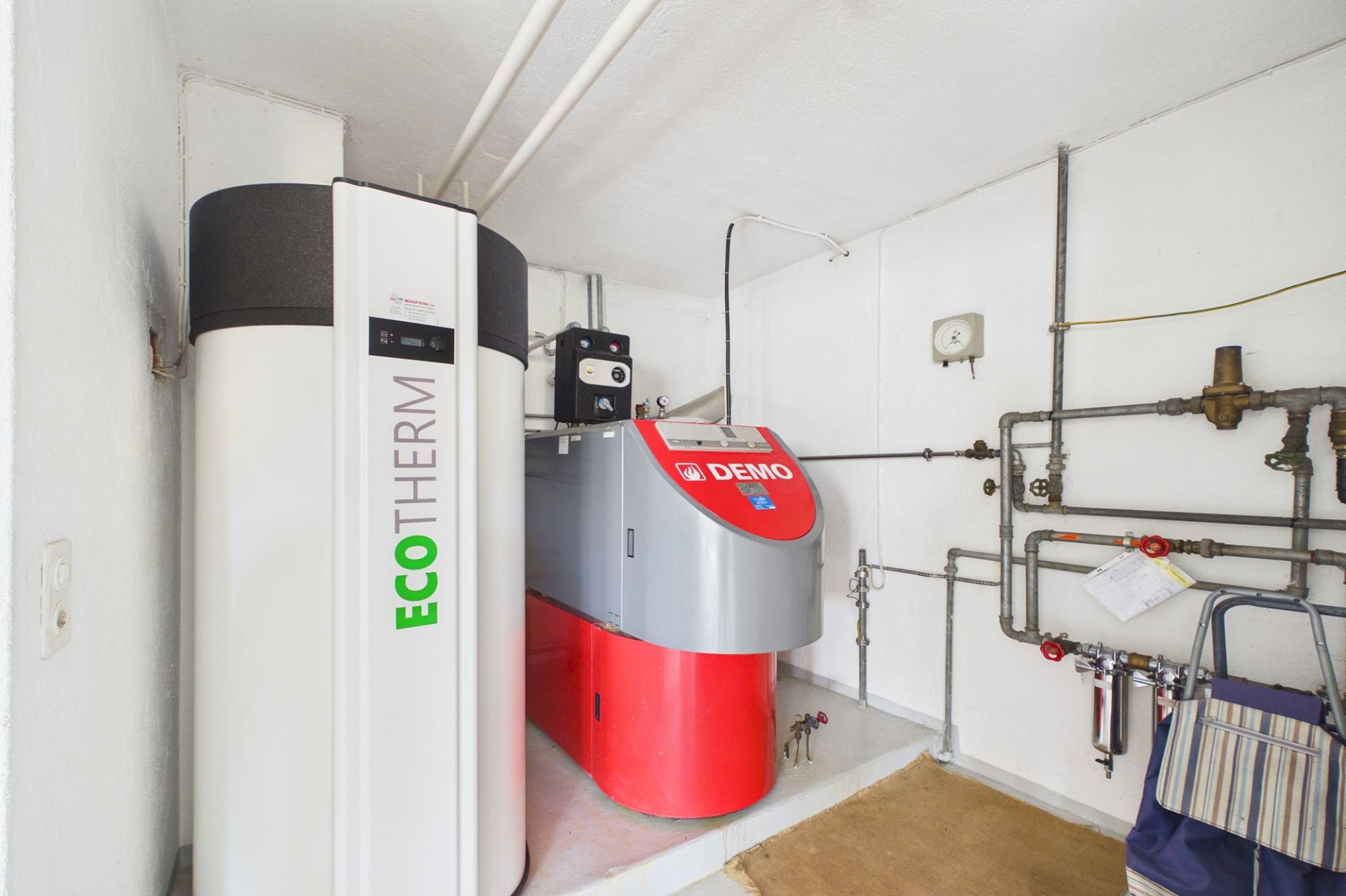 Technikraum mit Heizungsanlage