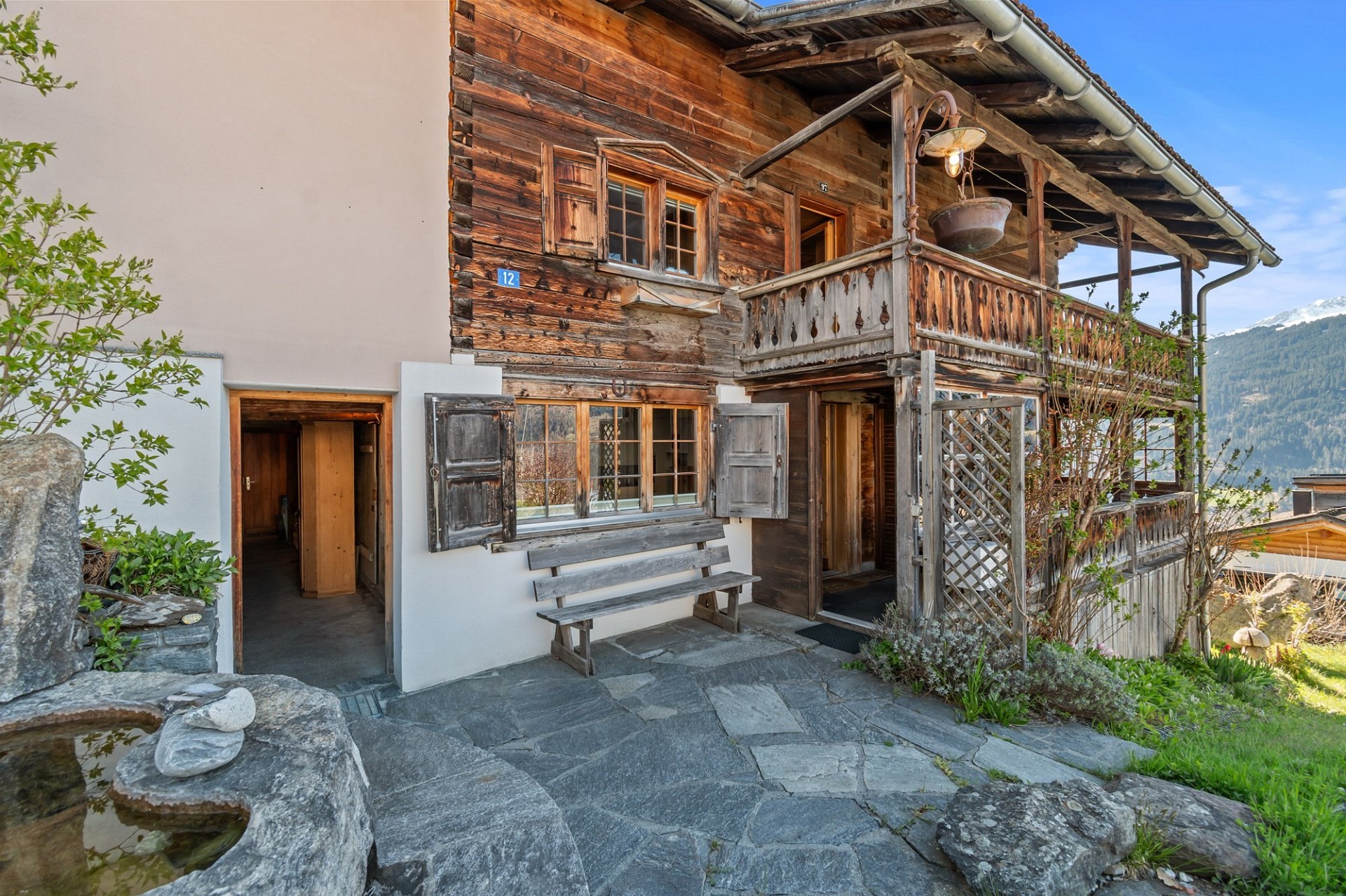 Rustikales Chalet mit Bergblick