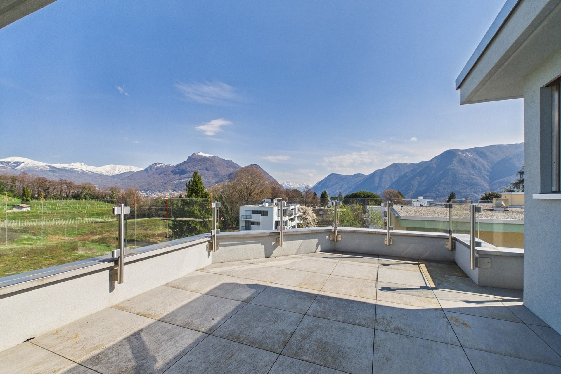 Terrasse mit Bergblick