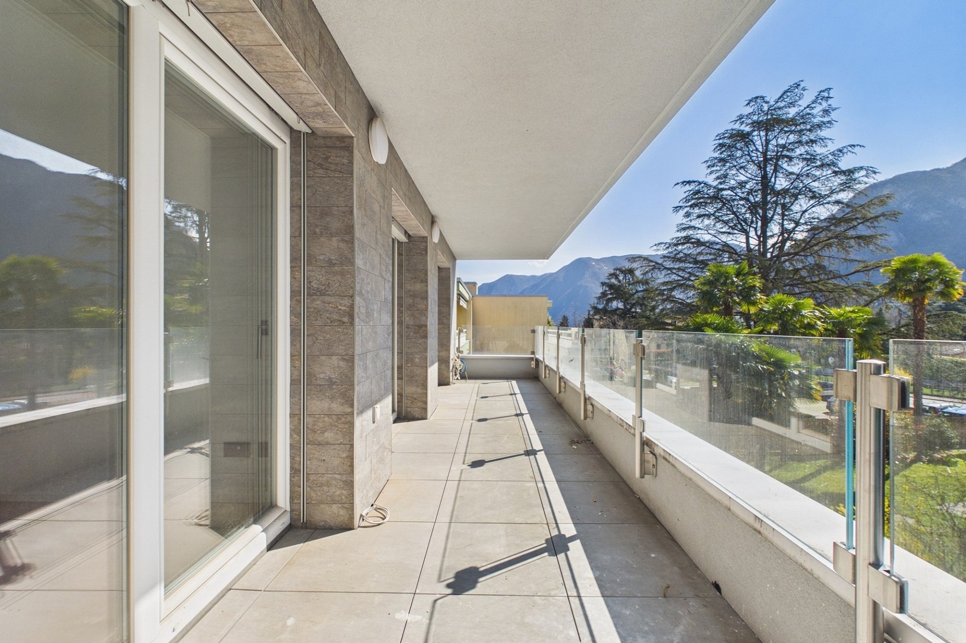 Balkon mit Bergblick