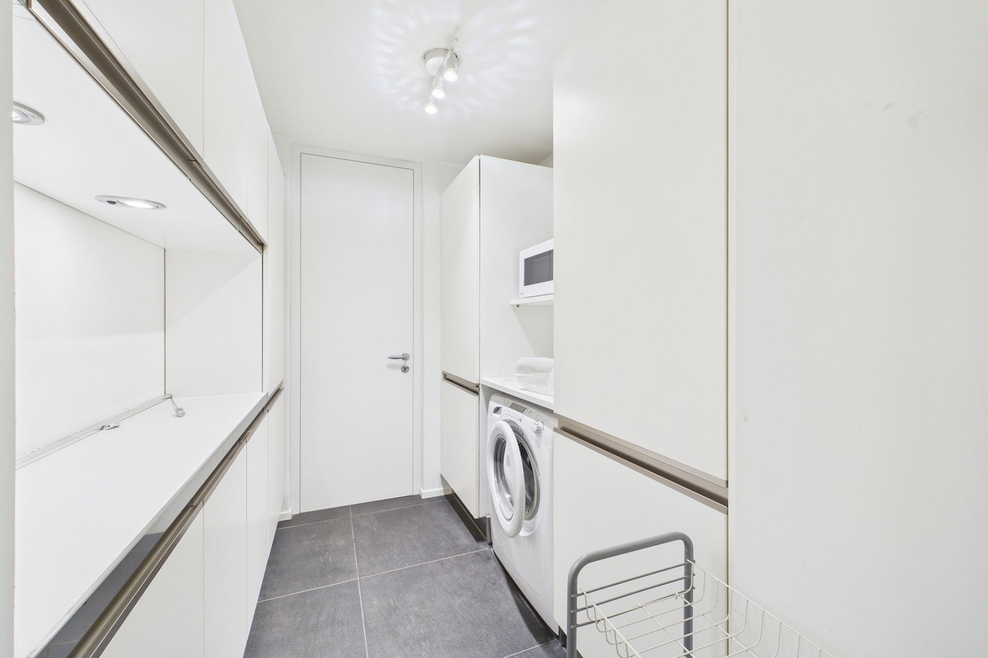 Lugano Cassarate – Elegante 3 1⁄2 Zimmerwohnung, renoviert und nur wenige Schritte vom See entfernt – Lugano