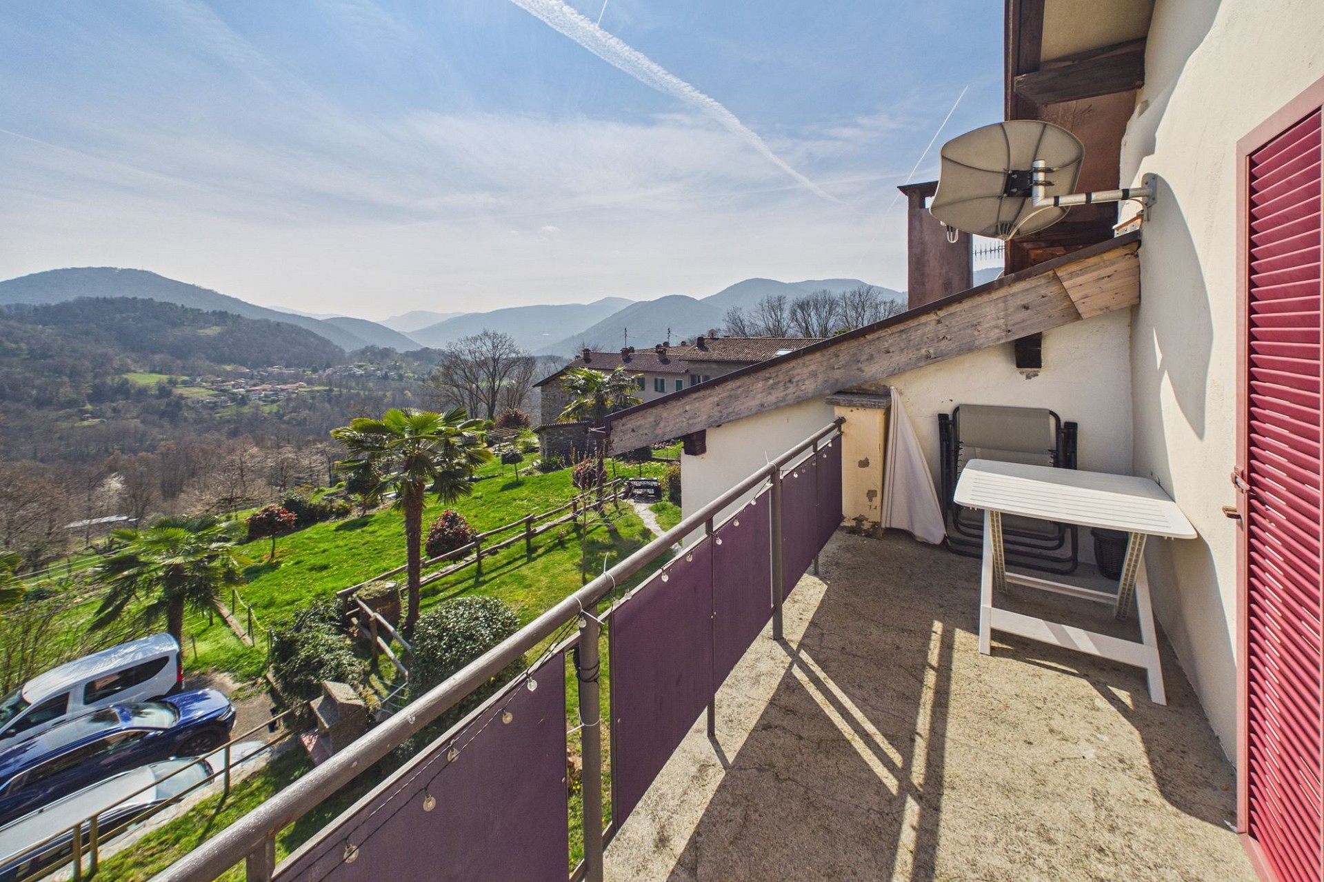Balkon mit Bergblick