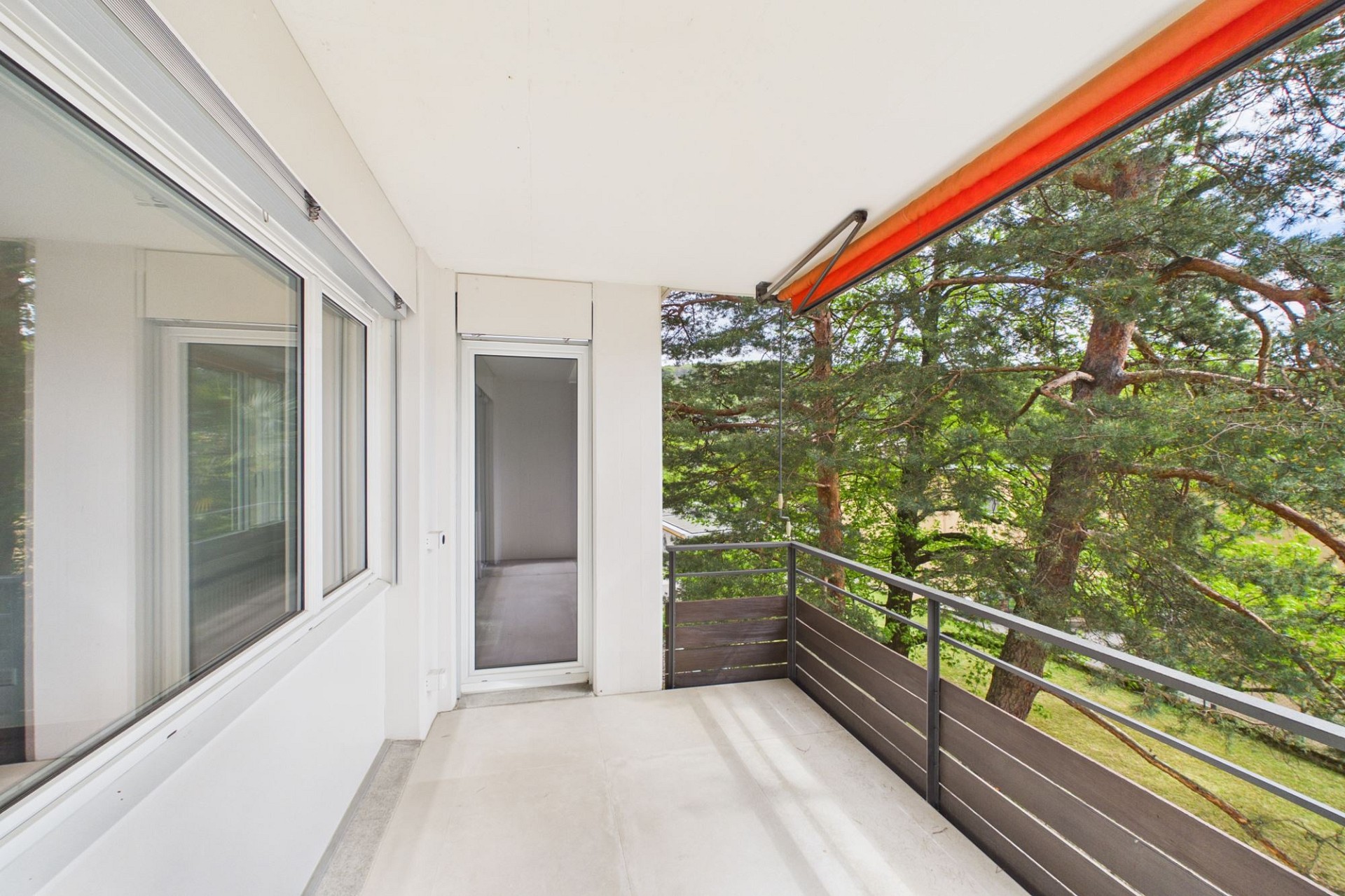 Balkon mit Grünblick