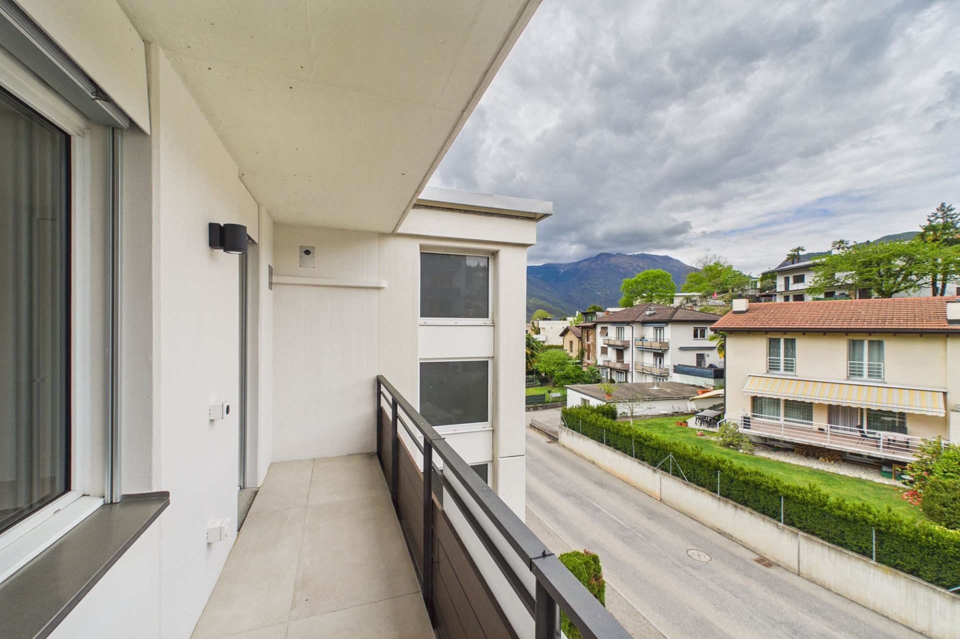 Balkon mit Bergblick