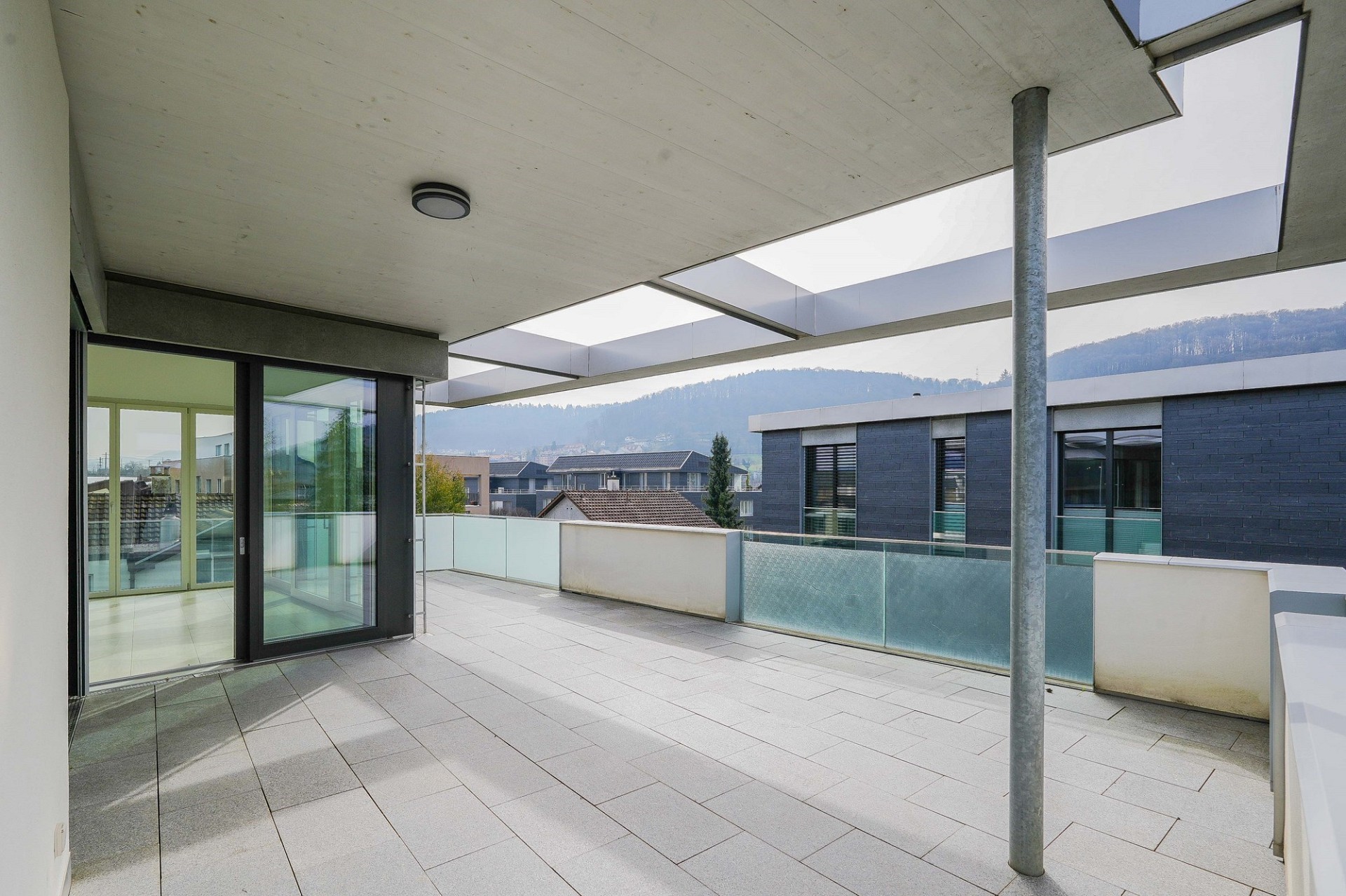 Dachterrasse mit Bergblick
