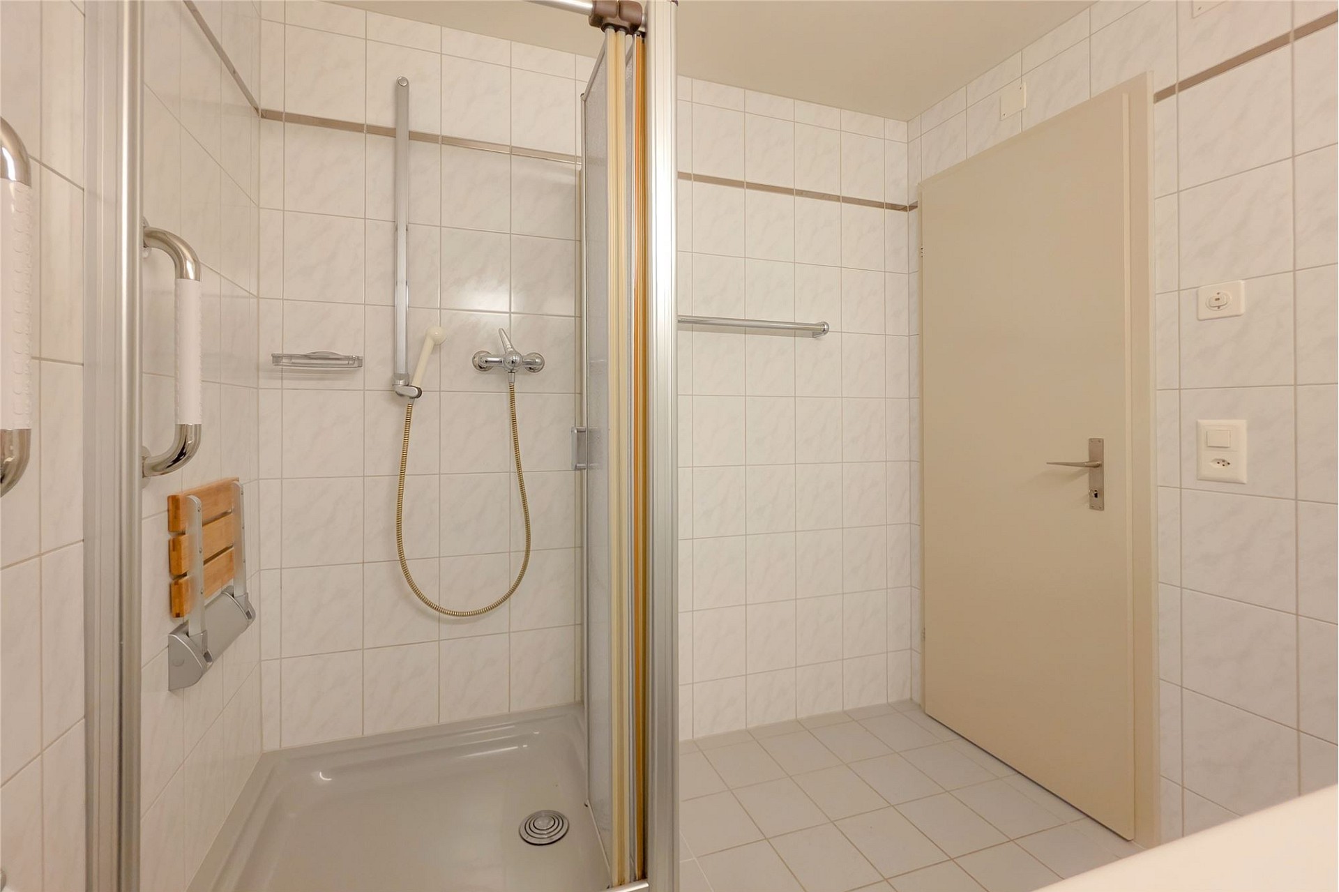 Badezimmer mit Dusche