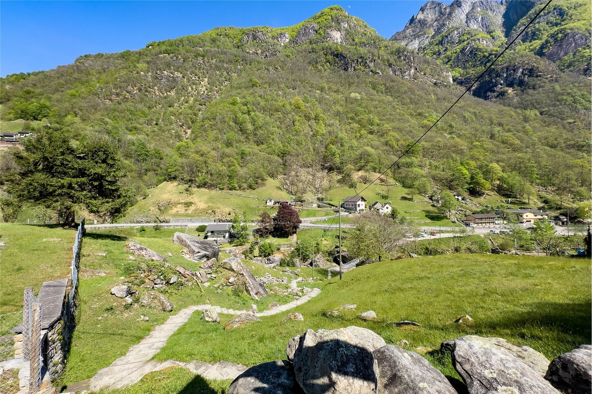 Alpenlandschaft mit Talblick